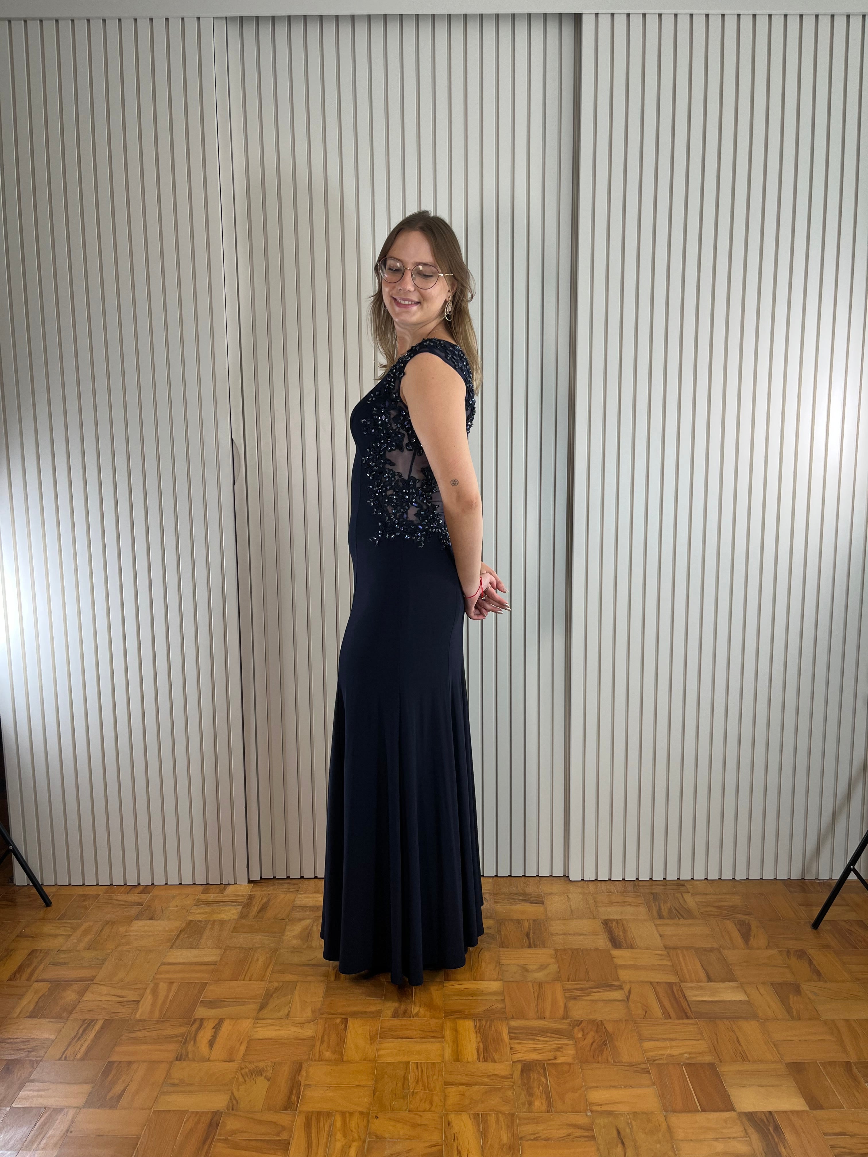 Vestido de festa longo azul marinho com pedraria