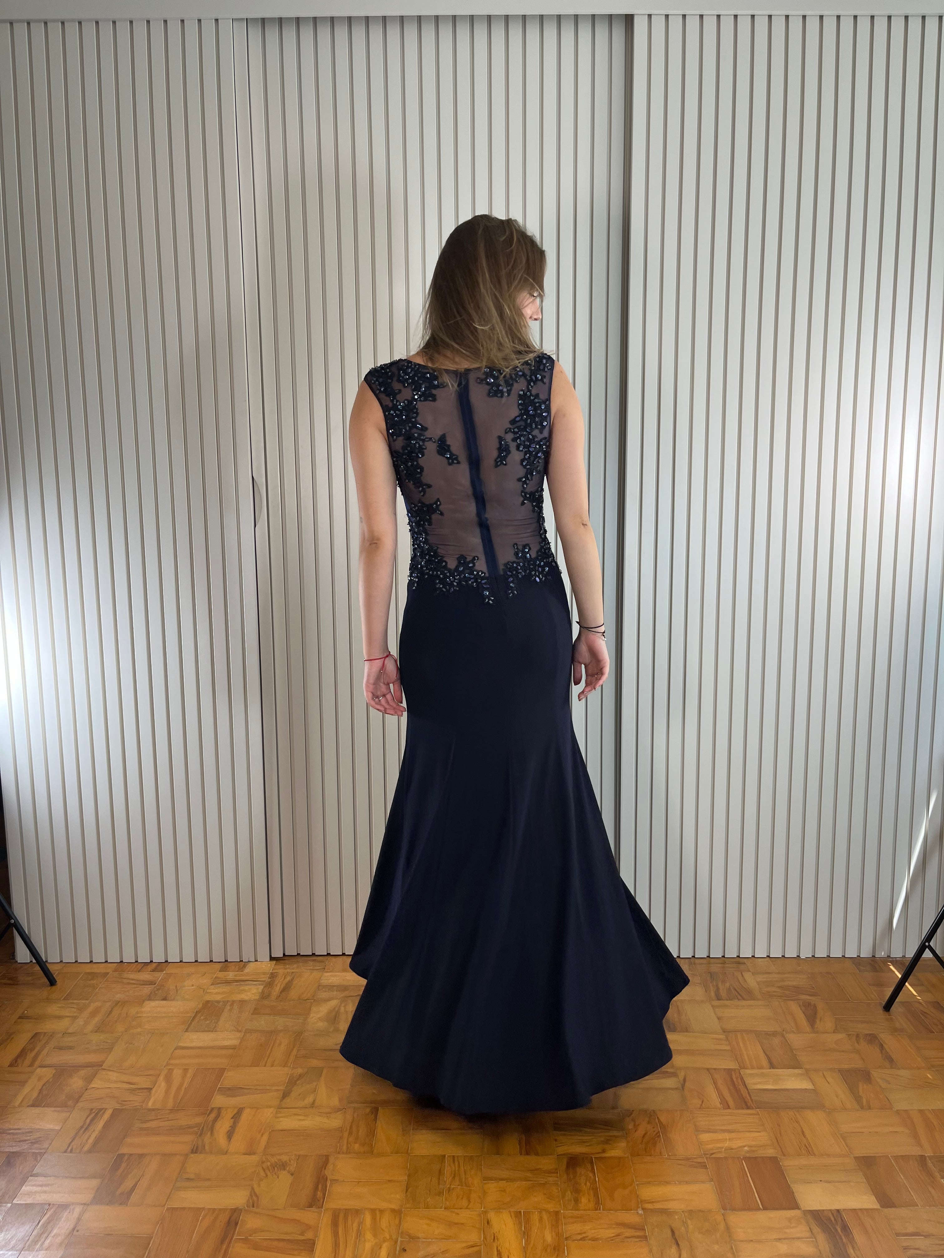 Vestido de festa longo azul marinho com pedraria