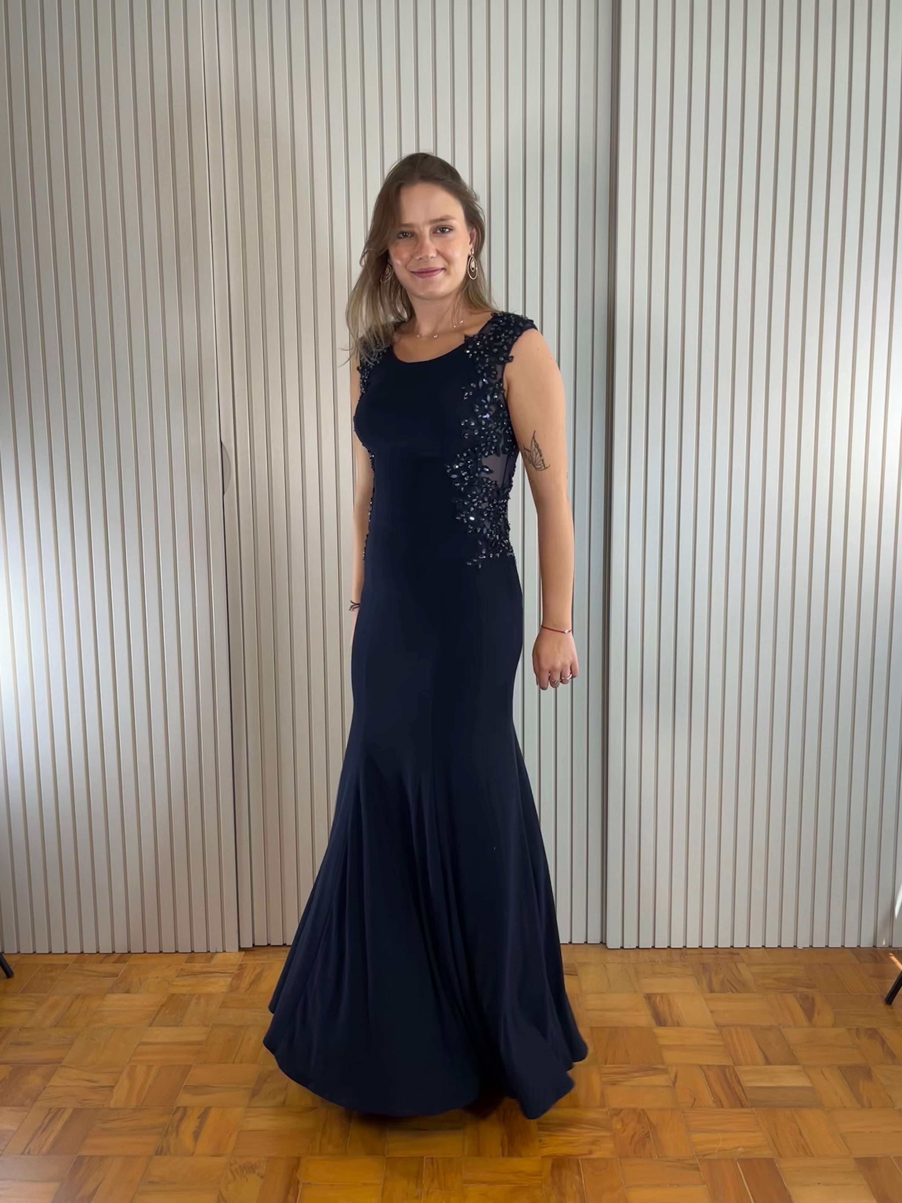 Vestido de festa longo azul marinho com pedraria
