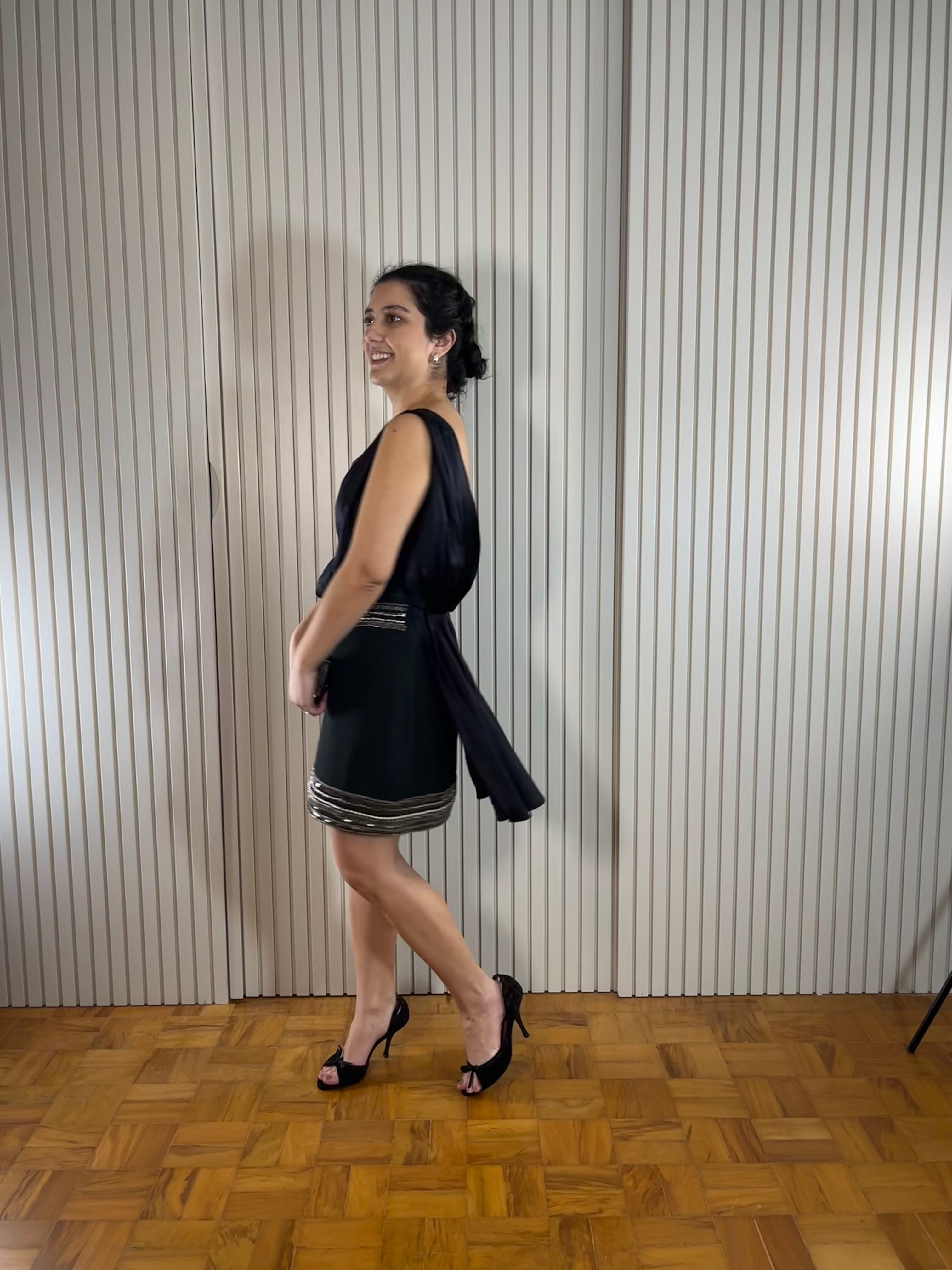 Vestido de Festa Preto com Pedraria