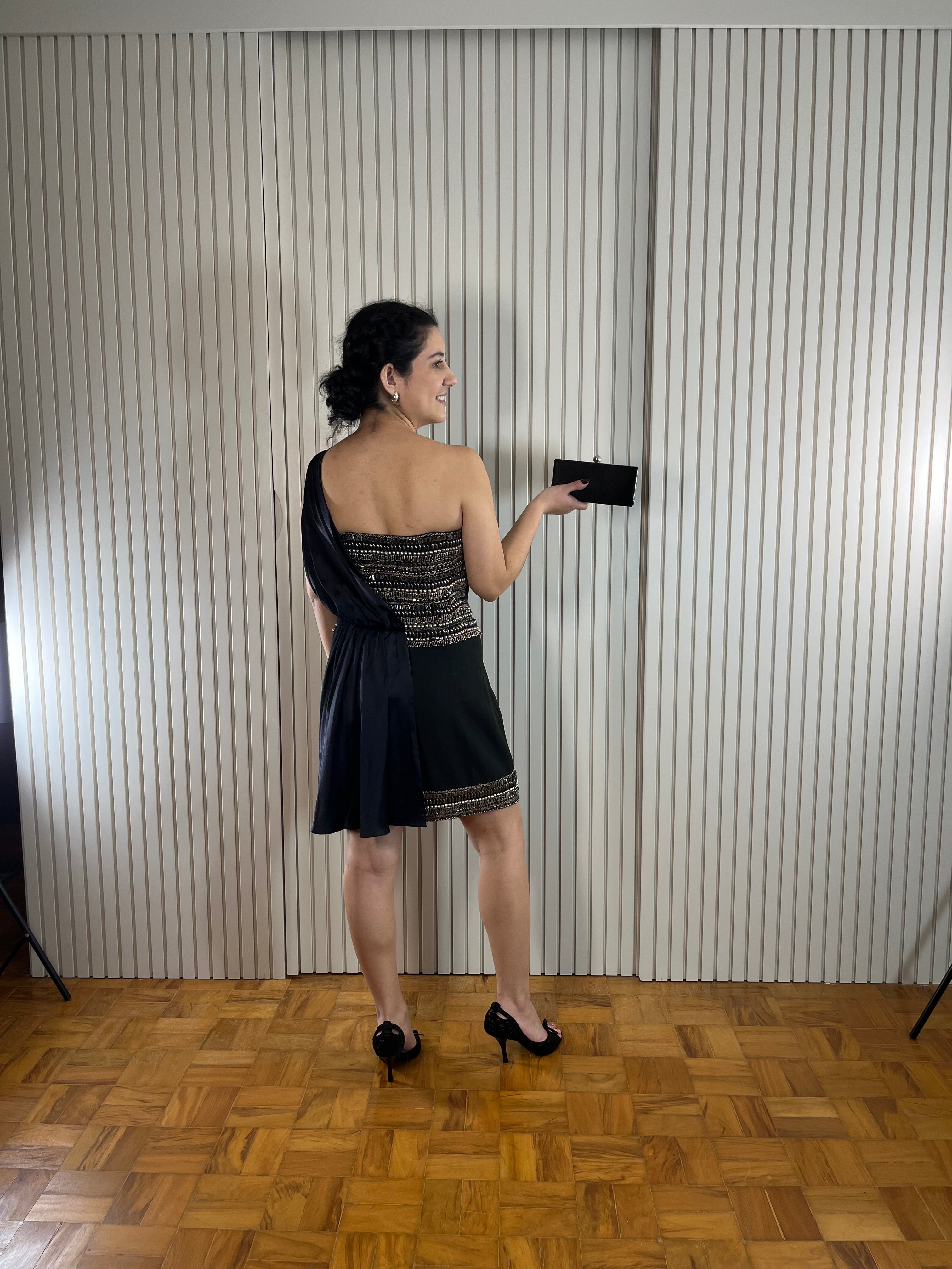 Vestido de Festa Preto com Pedraria