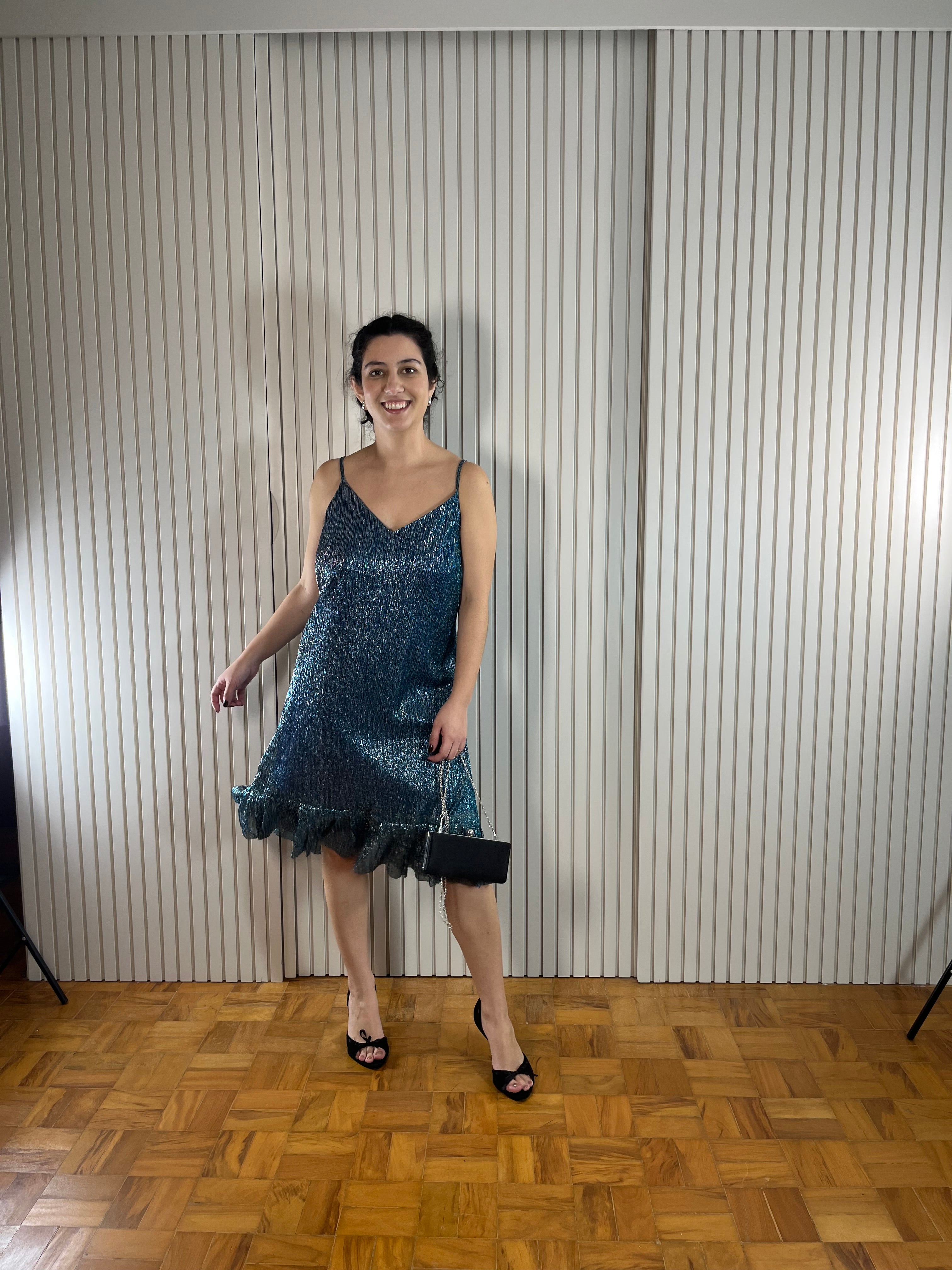 Vestido curto azul metalizado