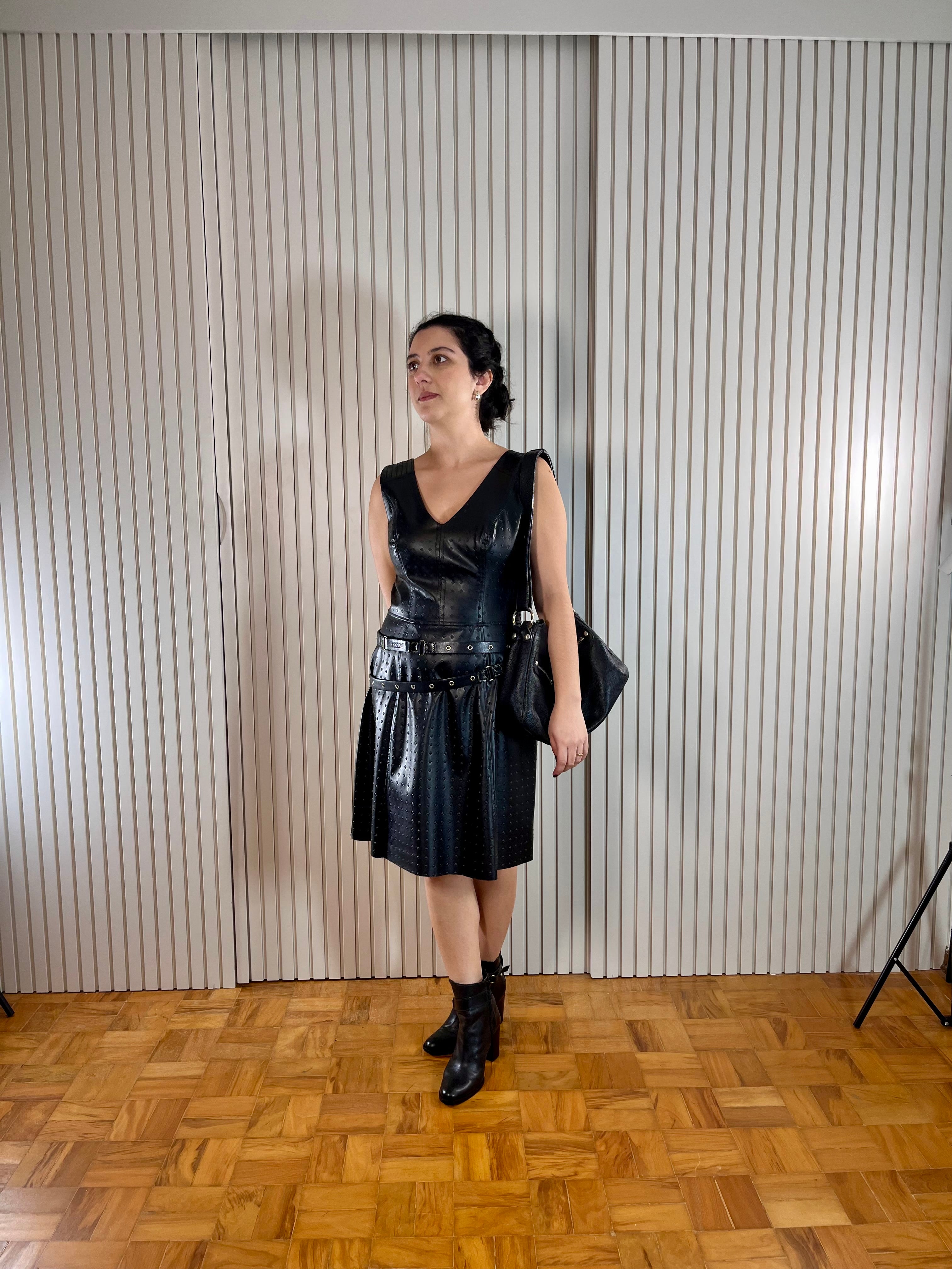 Vestido Curto Preto Courinho