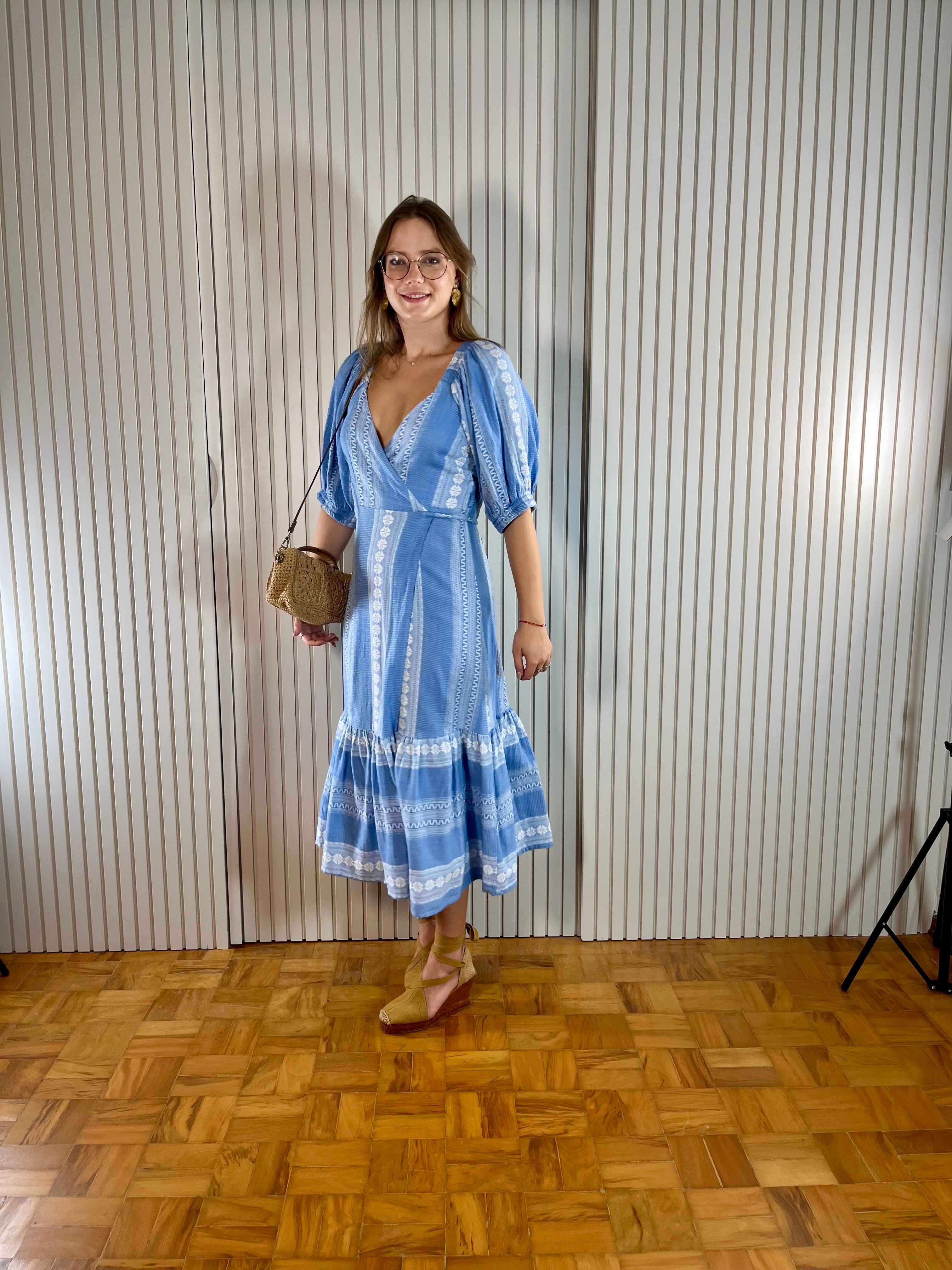 Vestido Midi Azul e Branco Estampado