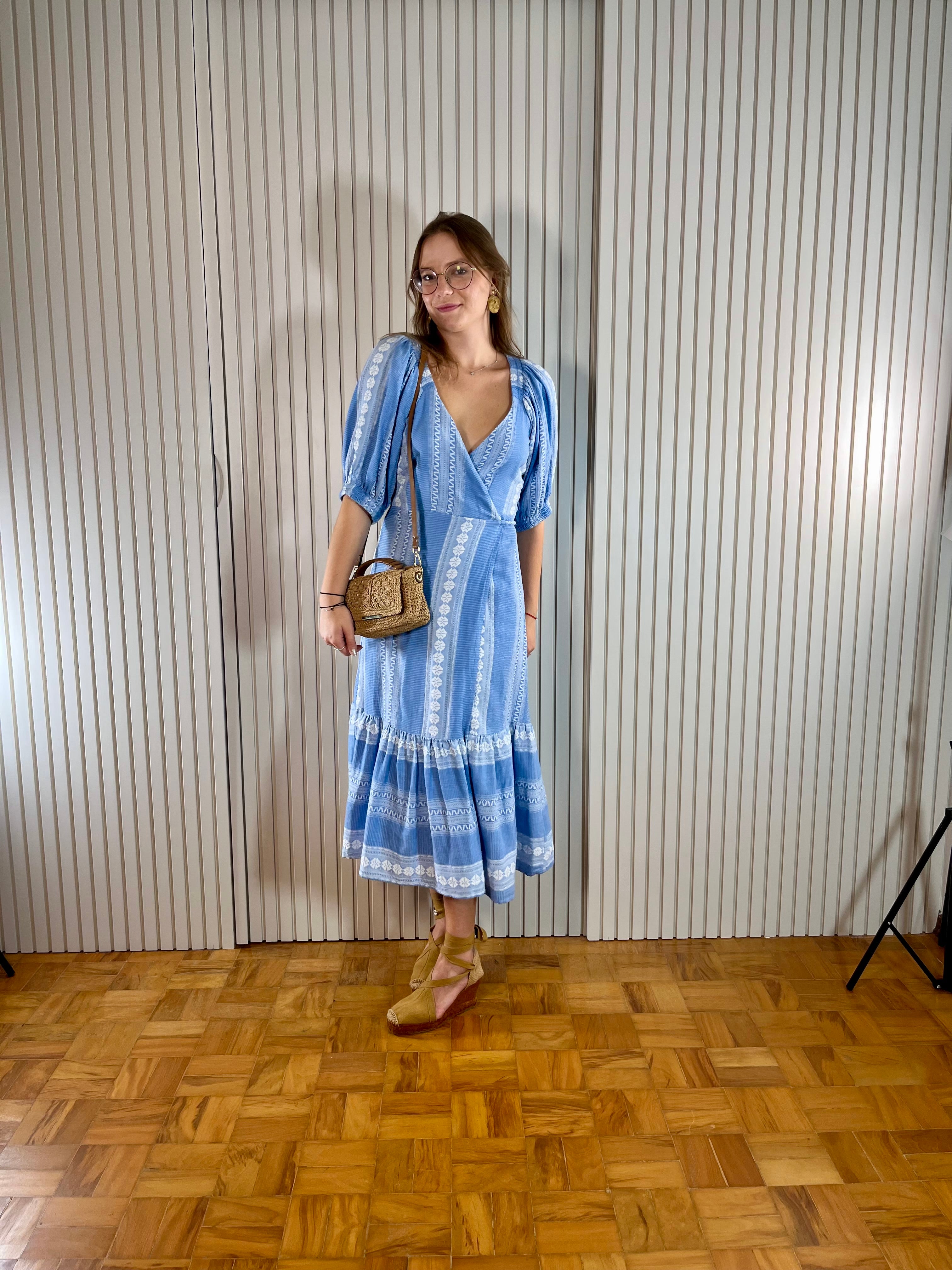 Vestido Midi Azul e Branco Estampado