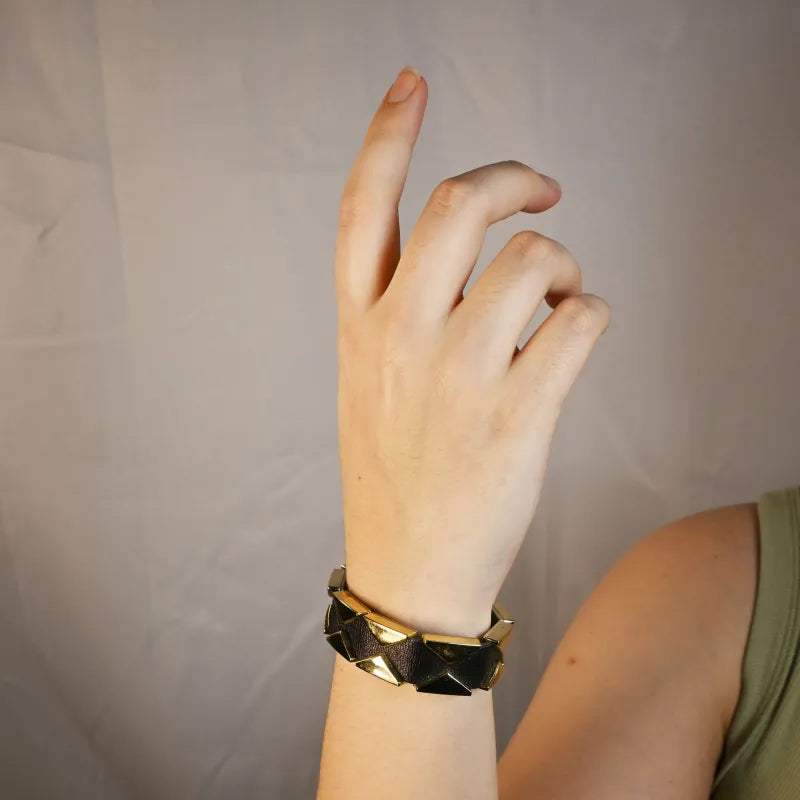 Pulseira de Couro com Dourado