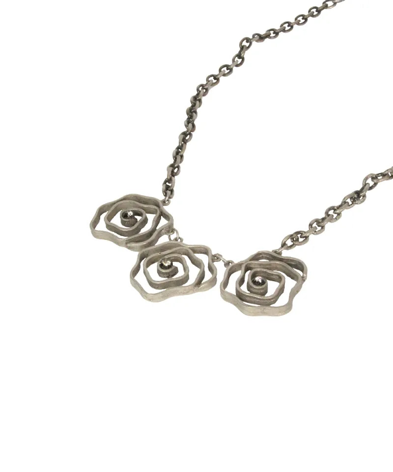Colar Prata com Três Rosas