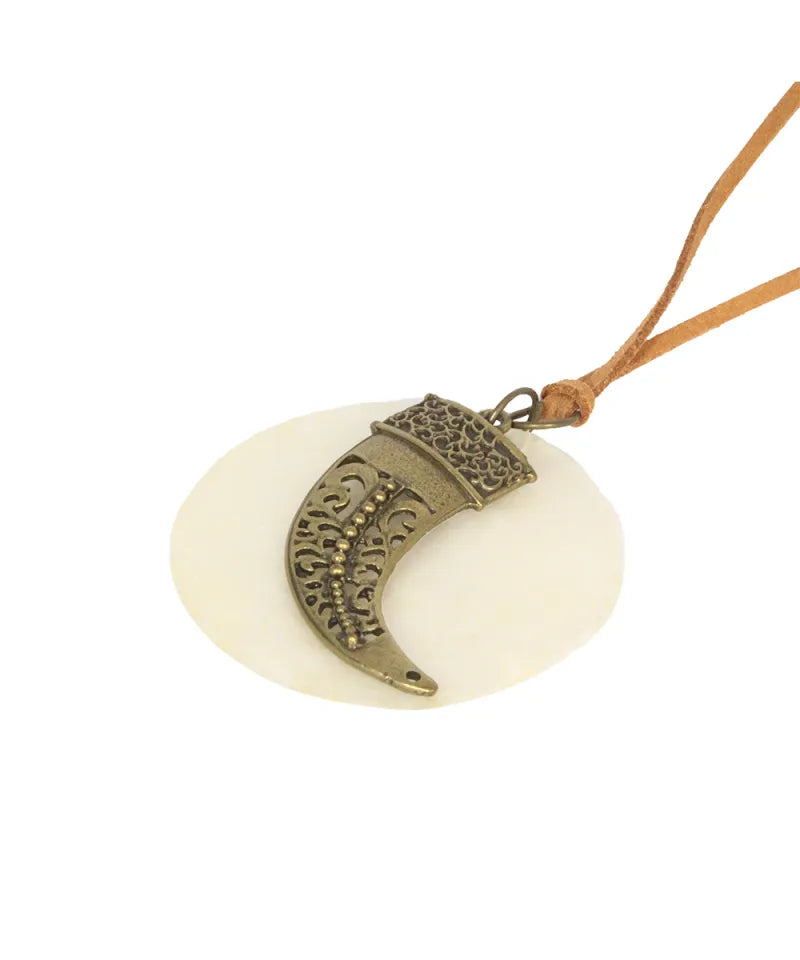 Colar co Dente Boho e Circulo