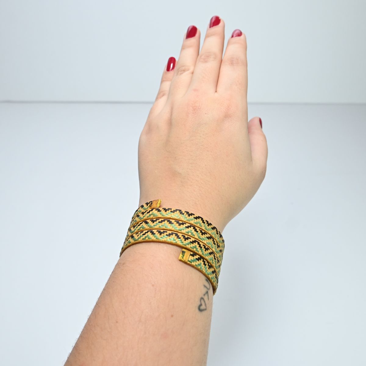 Bracelete amarelo indígena