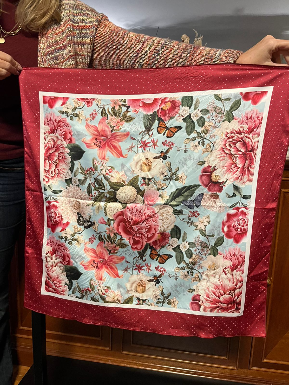 Lenço floral quadrado
