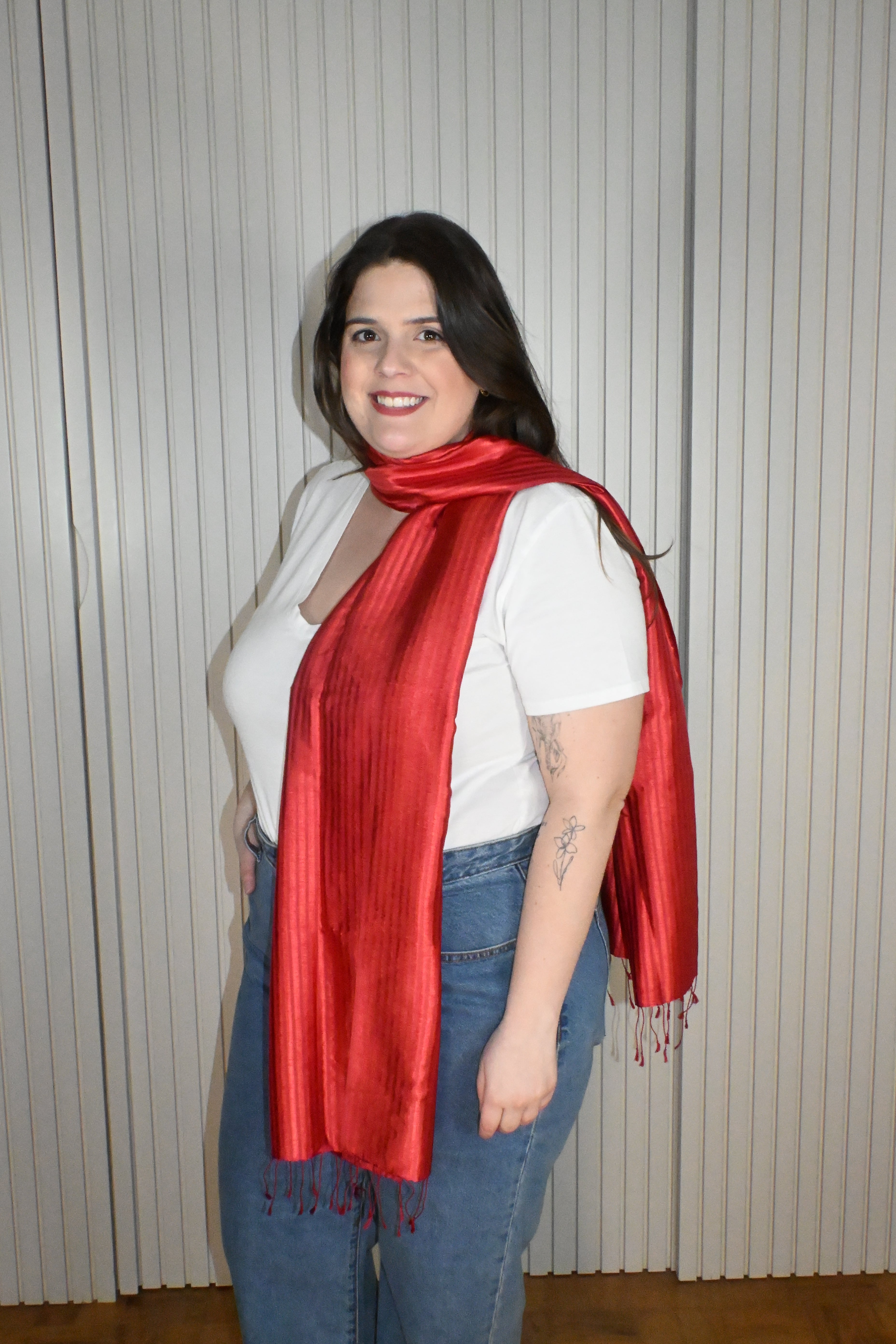 Lenço vermelho listrado