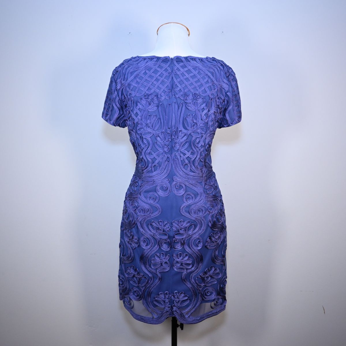Vestido de festa curto azul bordado