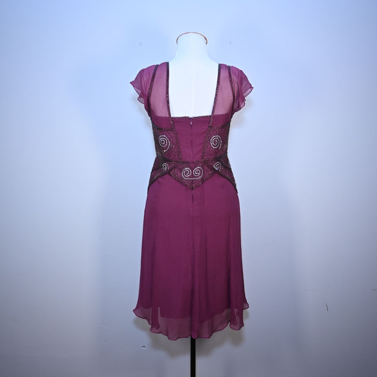 Vestido de festa curto vinho com bordado