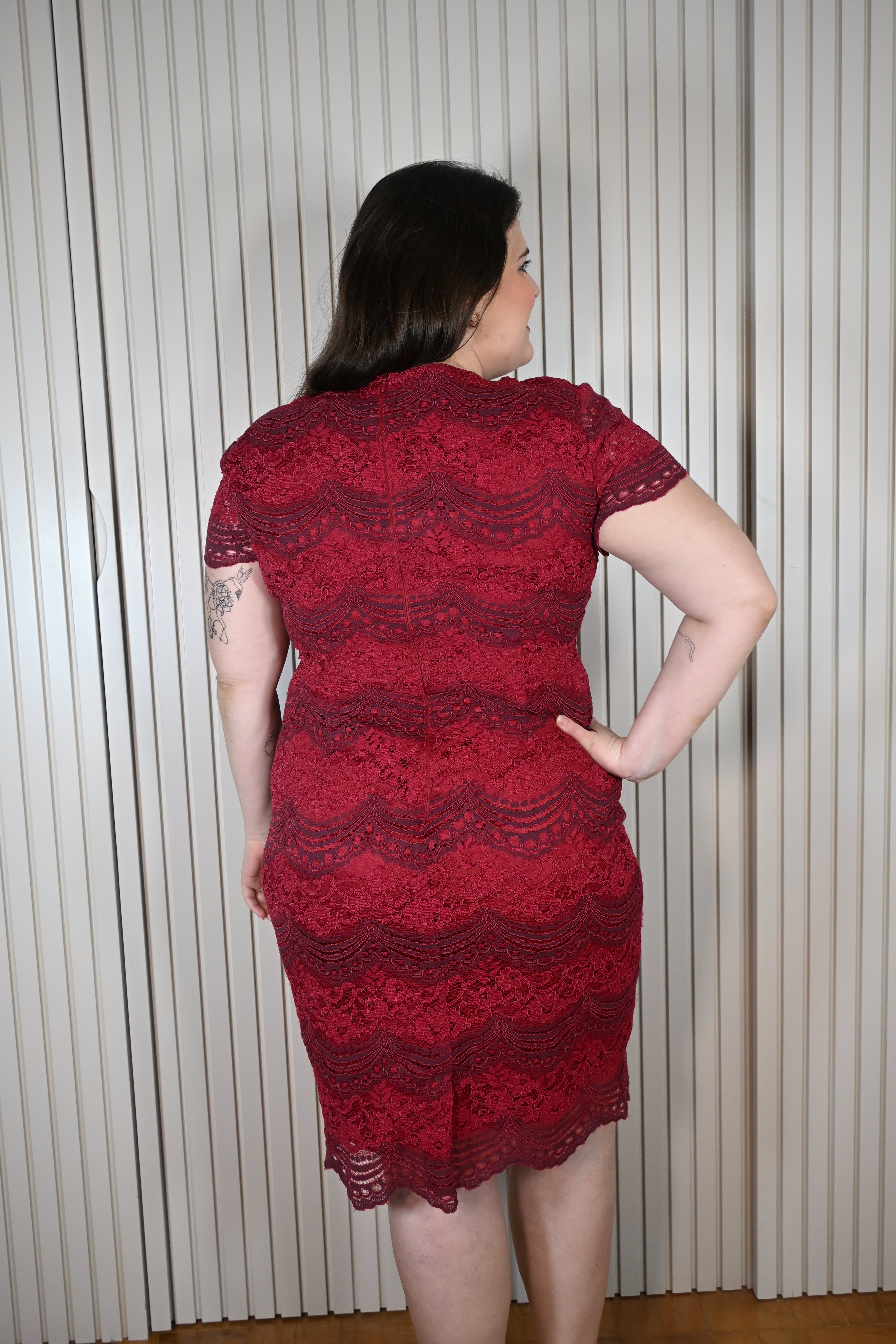 Vestido de renda vinho
