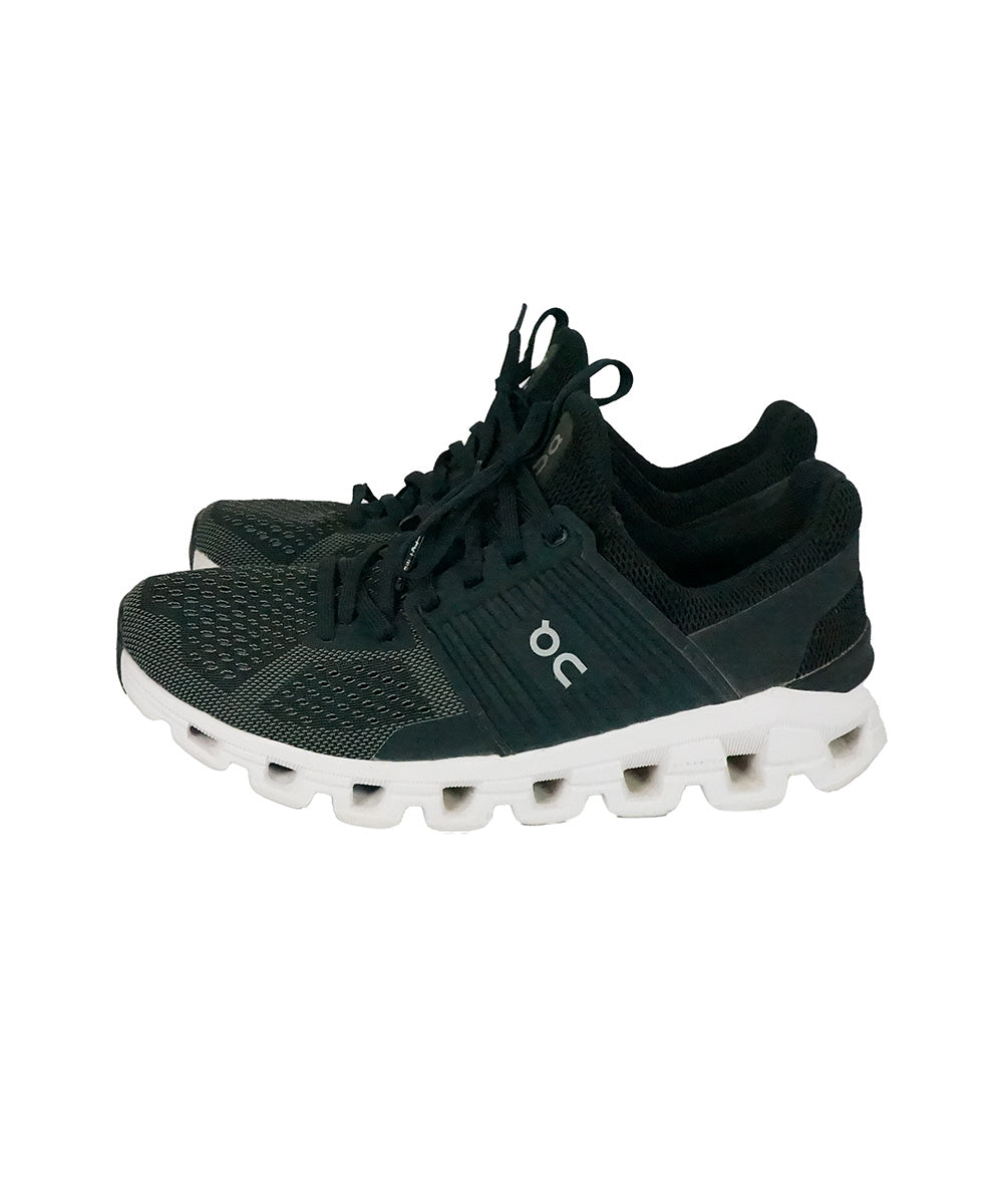 Tênis esportivo preto