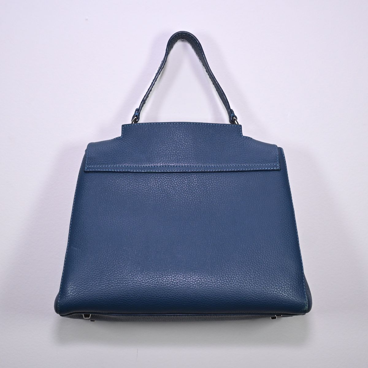 Bolsa de couro azul marinho