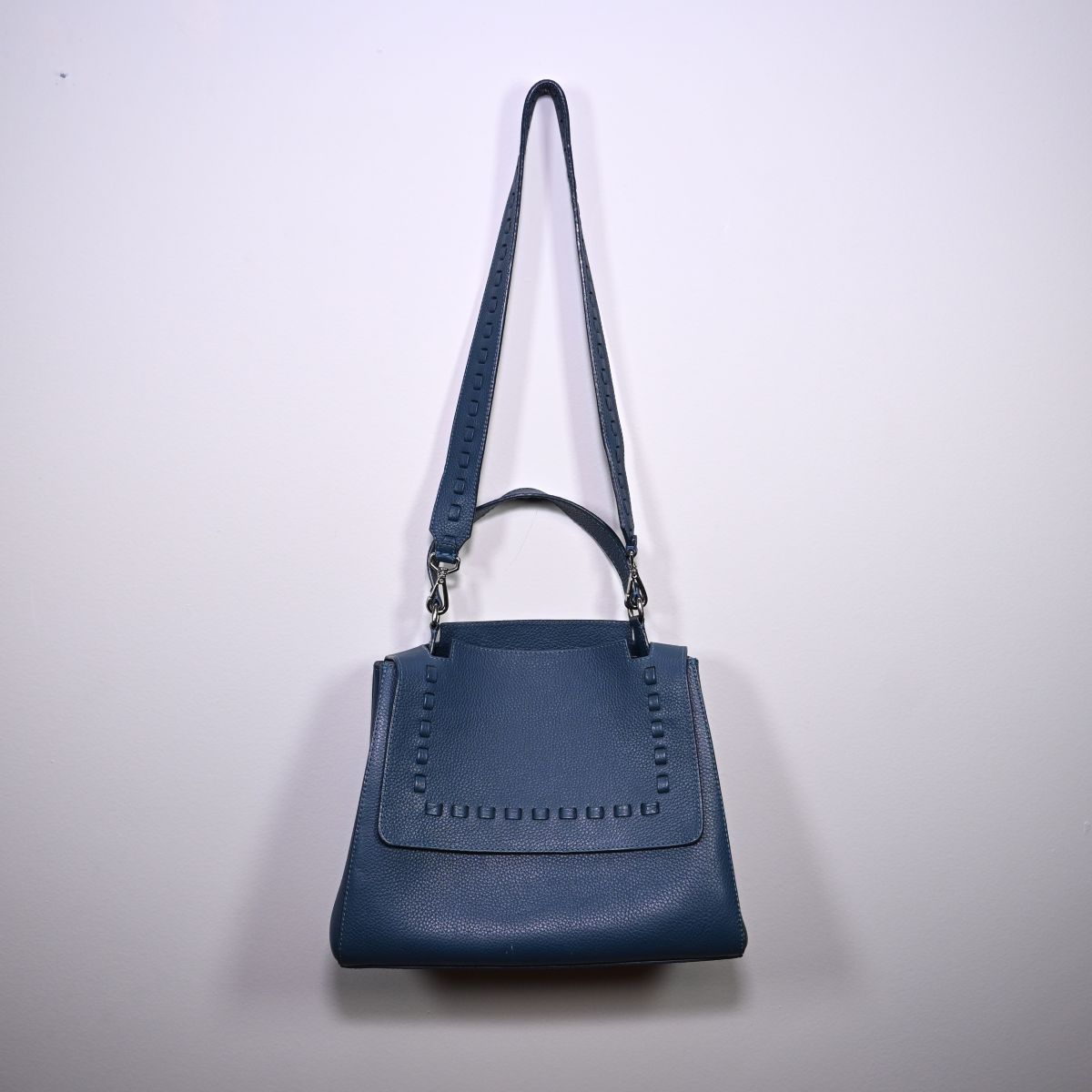 Bolsa de couro azul marinho