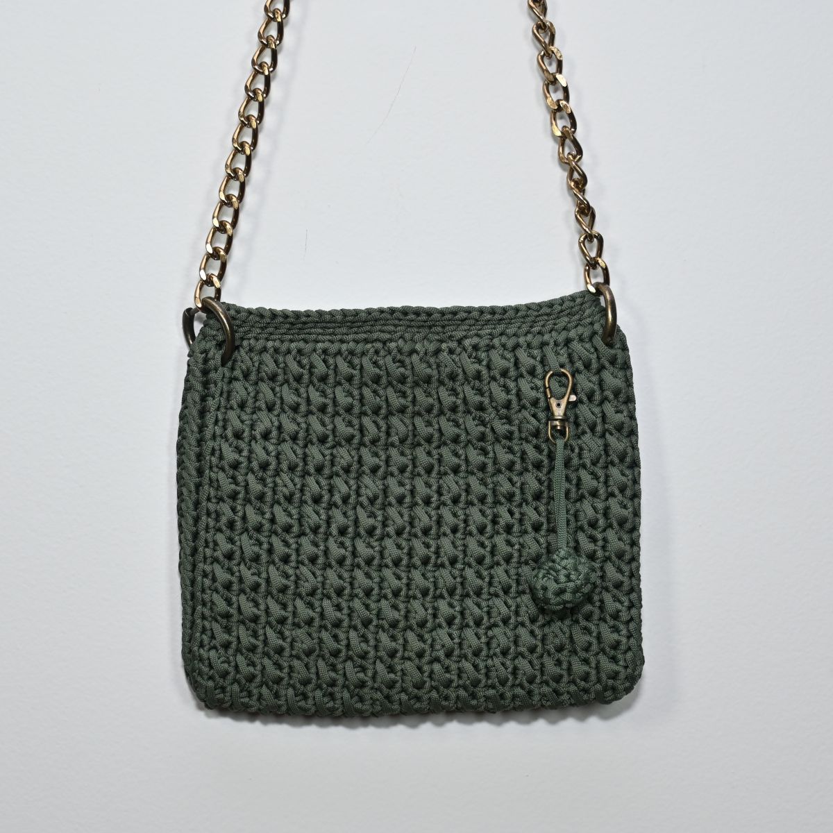 Bolsa de crochê verde musgo