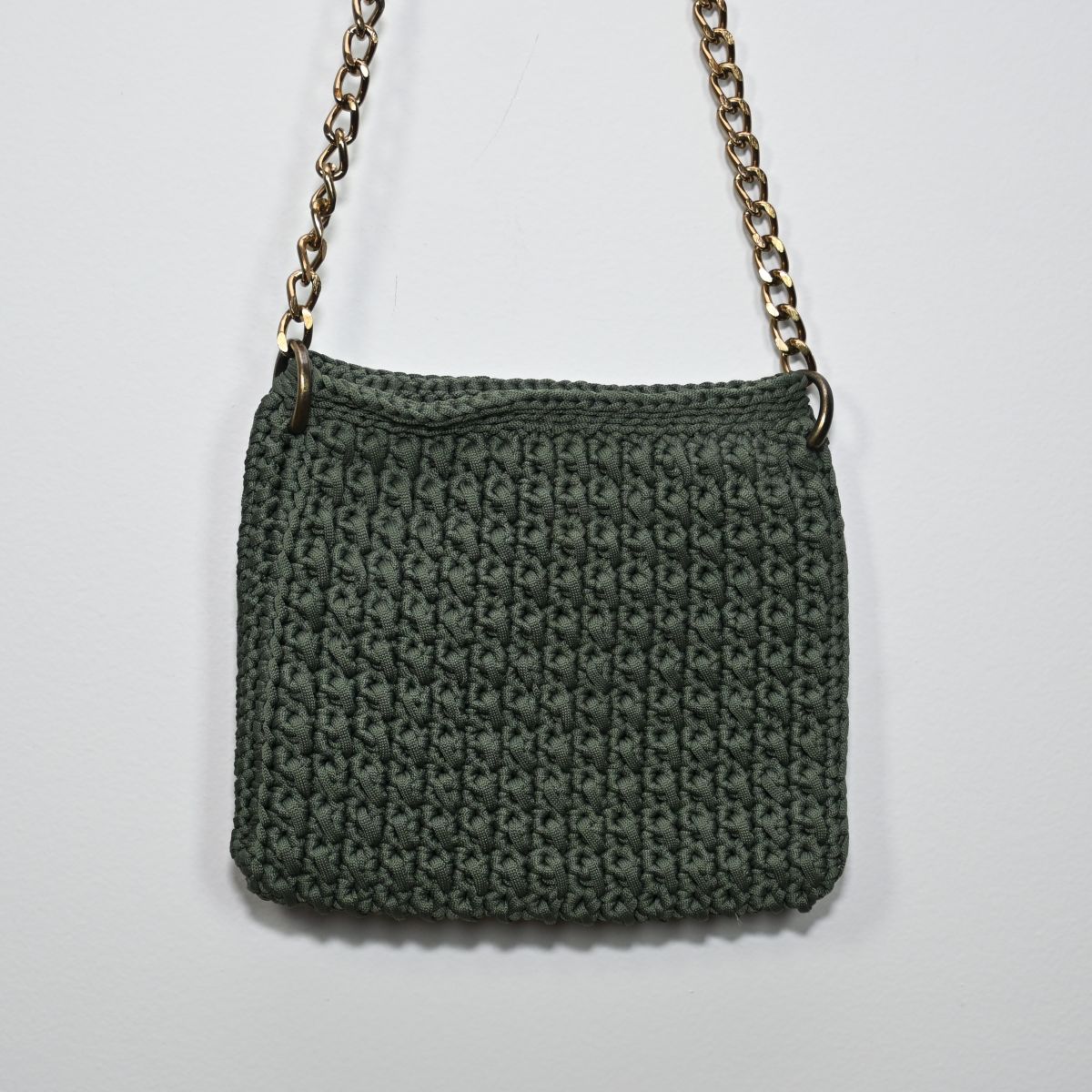 Bolsa de crochê verde musgo