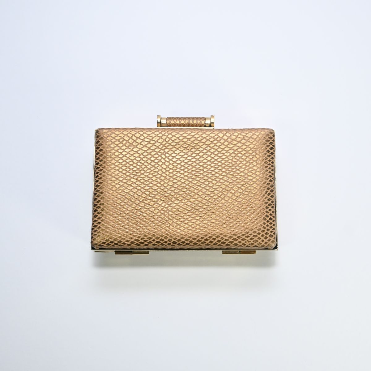 Bolsa pequena dourada texturizada