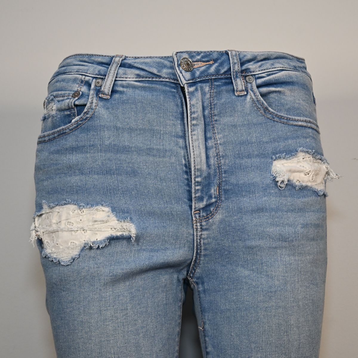 Calça jeans flare azul destroyed