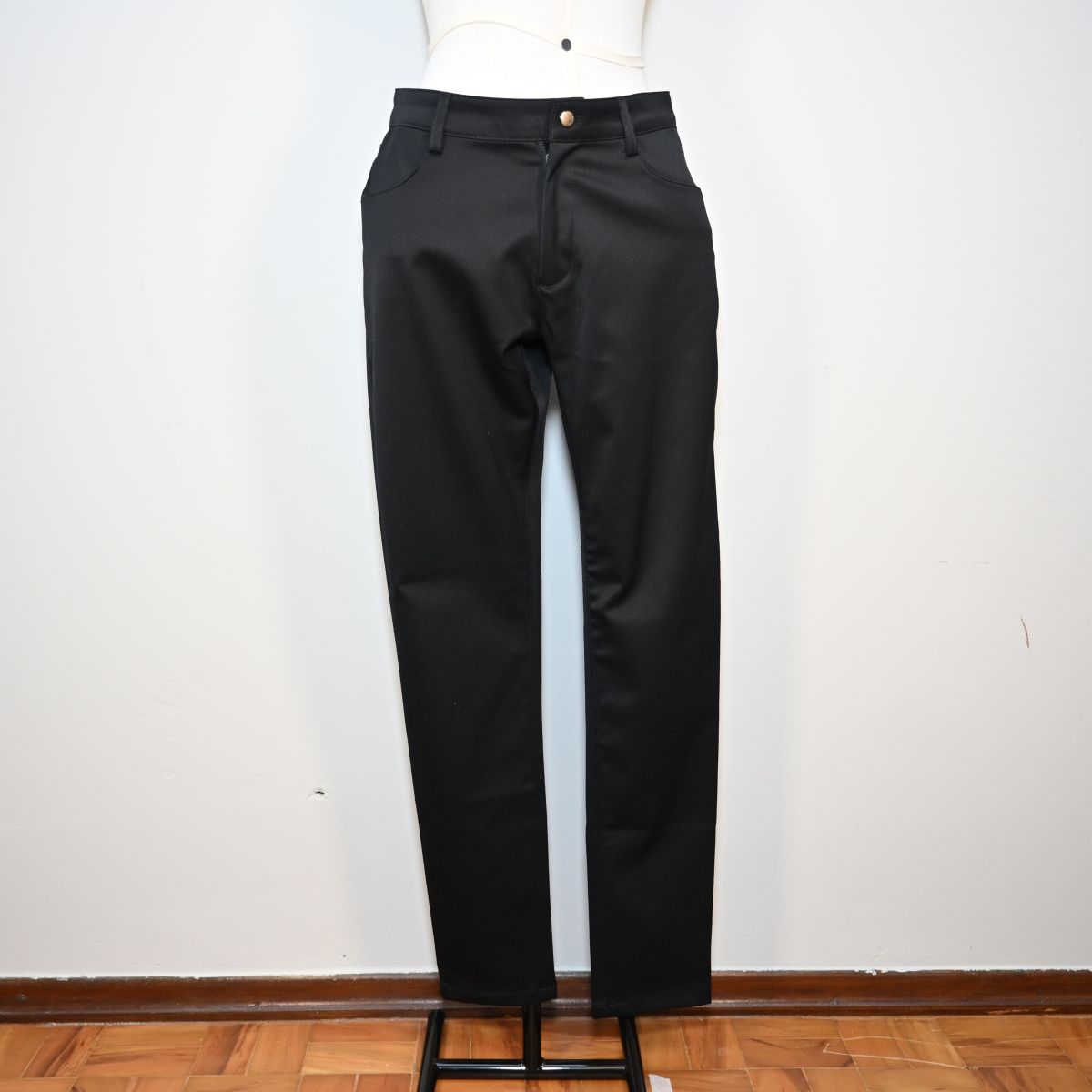 Calça preta skinny
