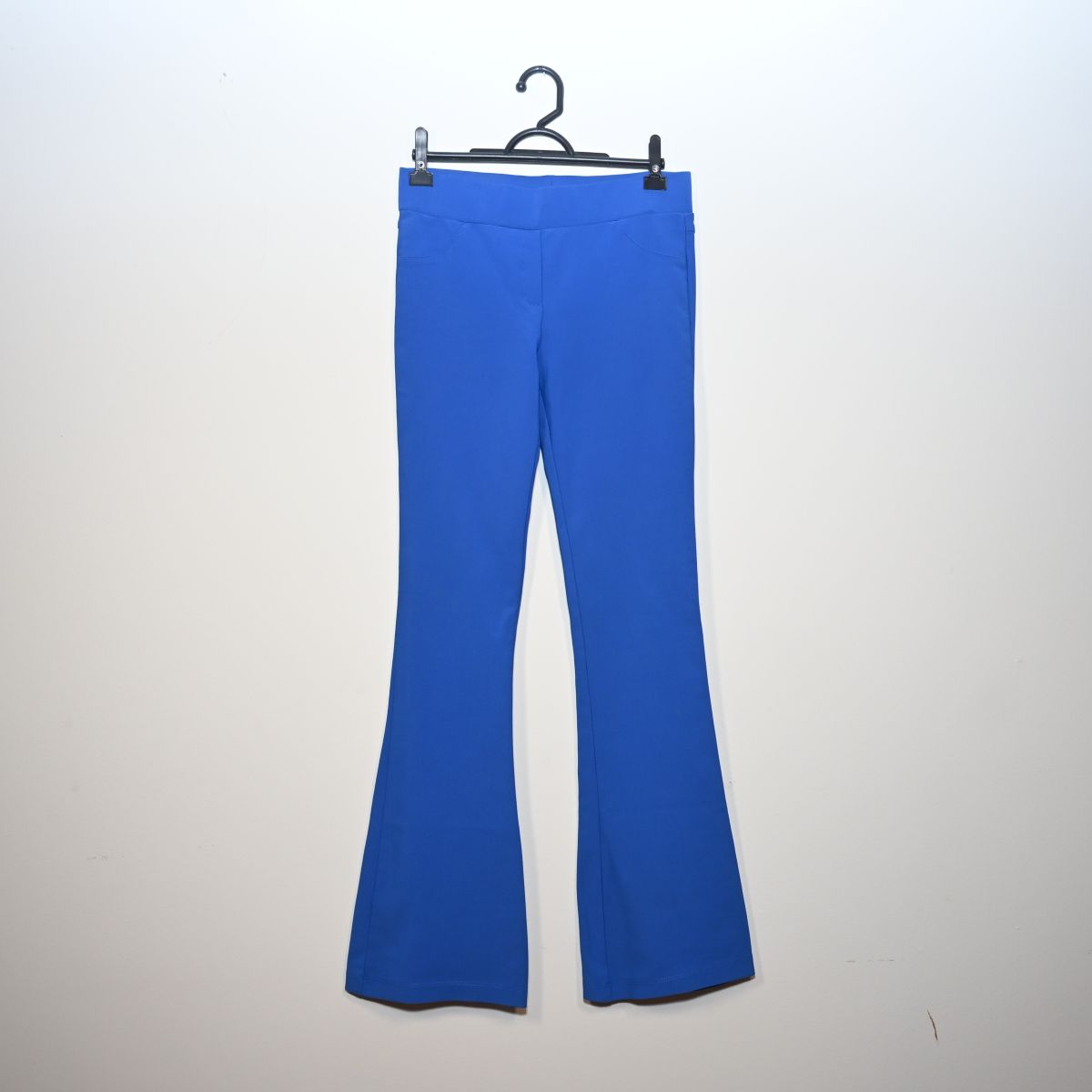 Calça azul flare
