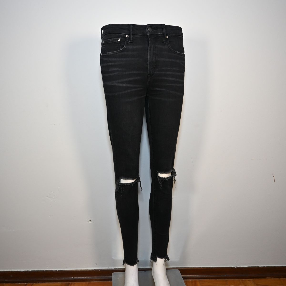 Calça jeans skinny destroyed preta