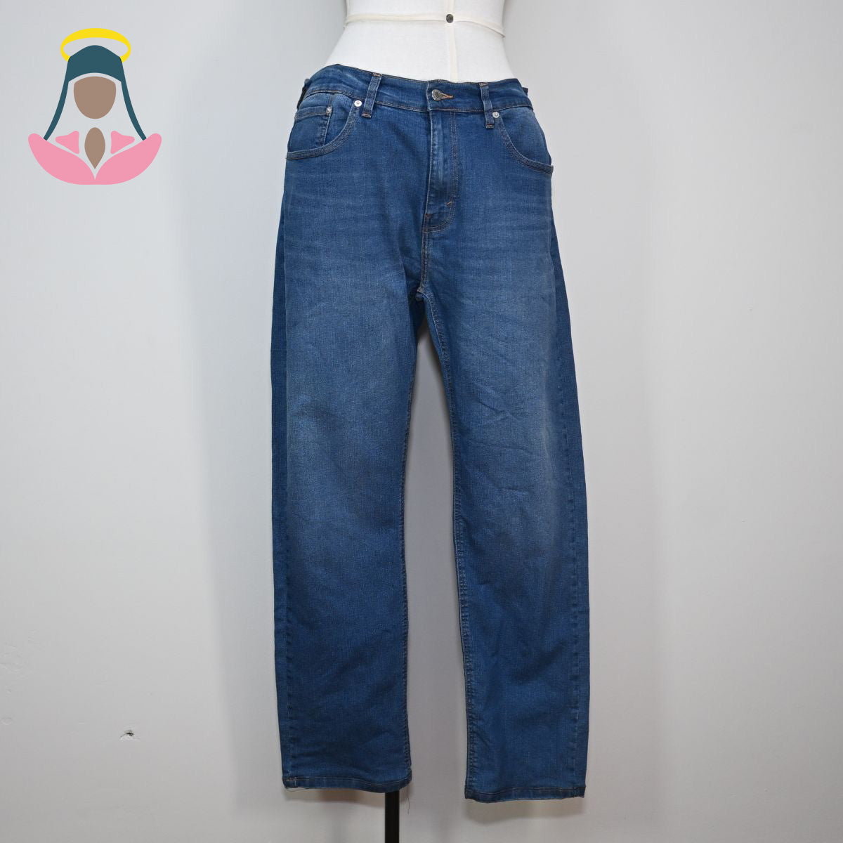 Calça jeans reta azul claro