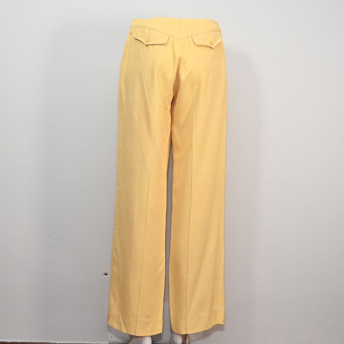 Calça amarelo claro