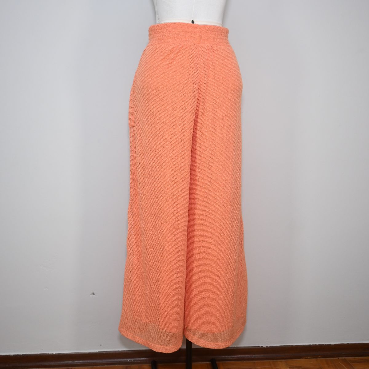 Calça laranja atoalhada