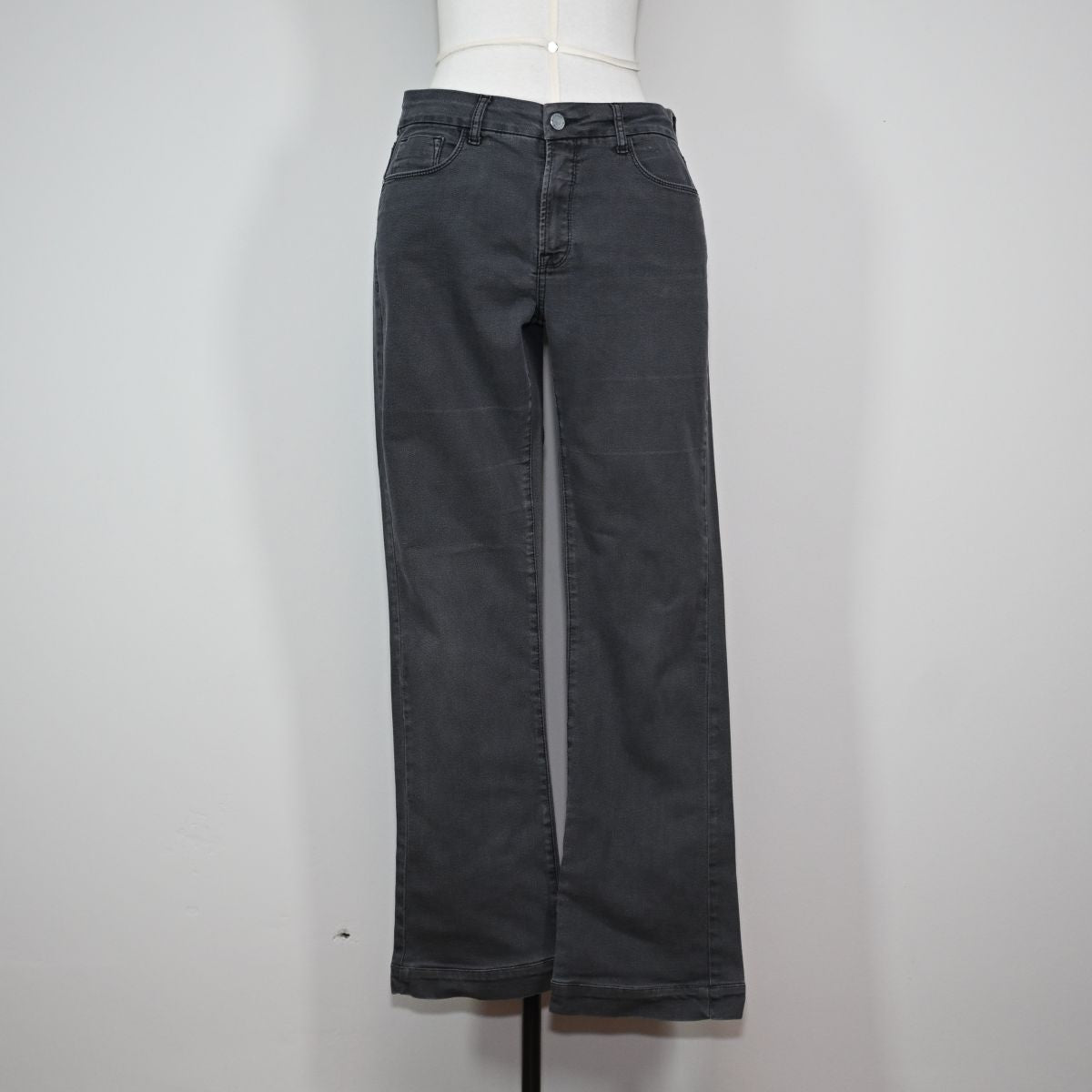 Calça jeans preta reta