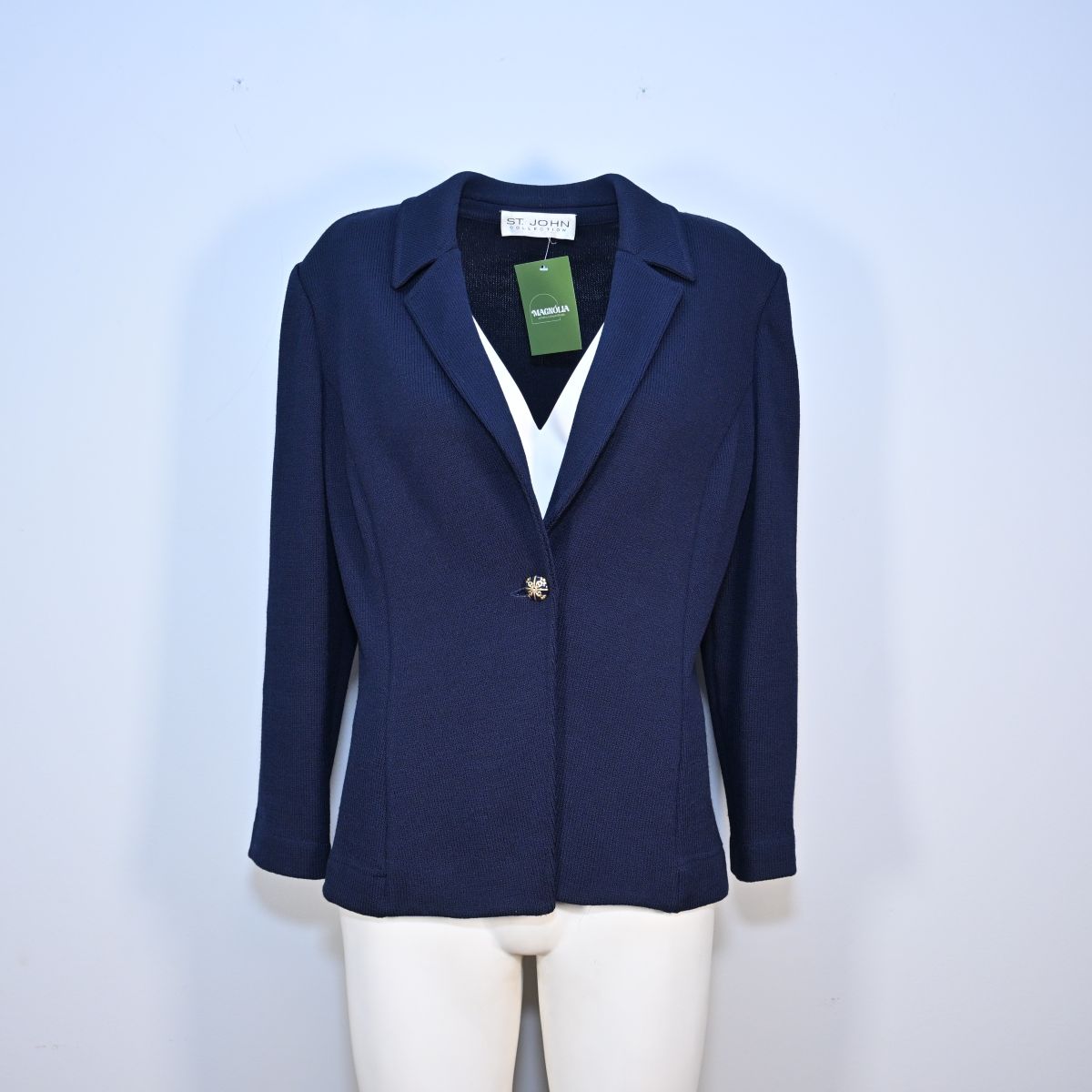 Blazer azul marinho com um botão