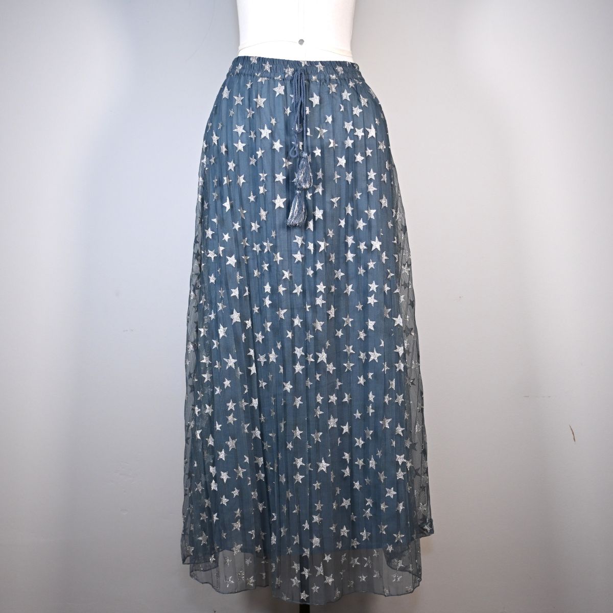 Saia longa de tule com estrelas