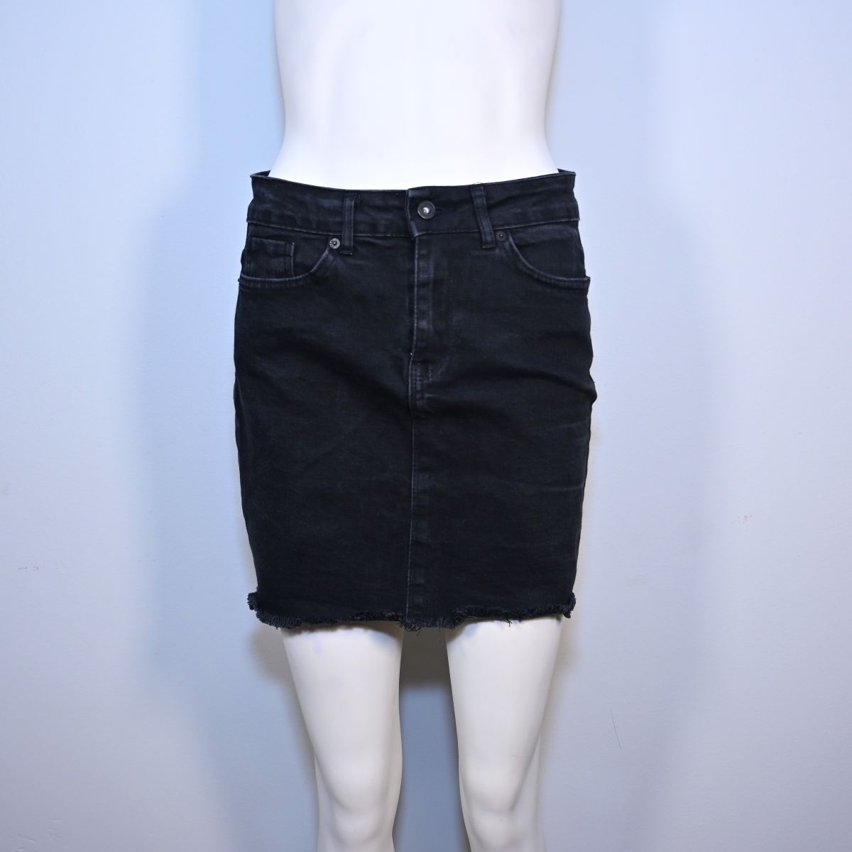 Saia preta jeans