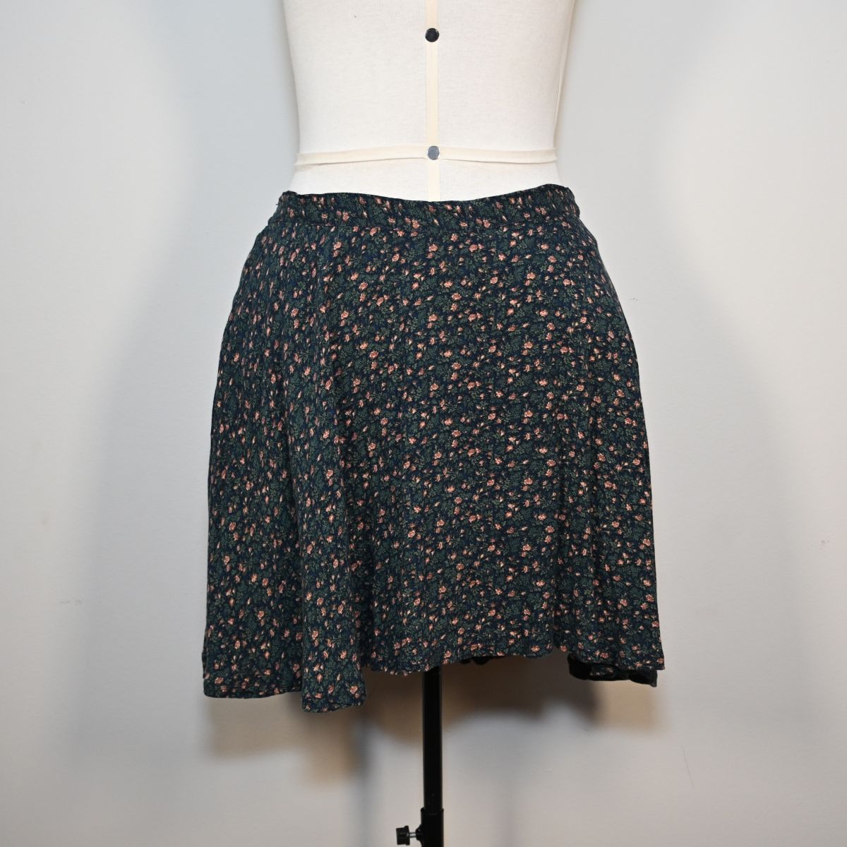 Saia verde musgo floral