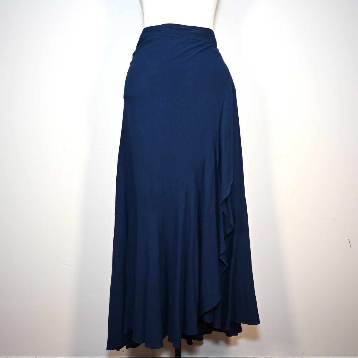 Saia longa envelope azul com babados