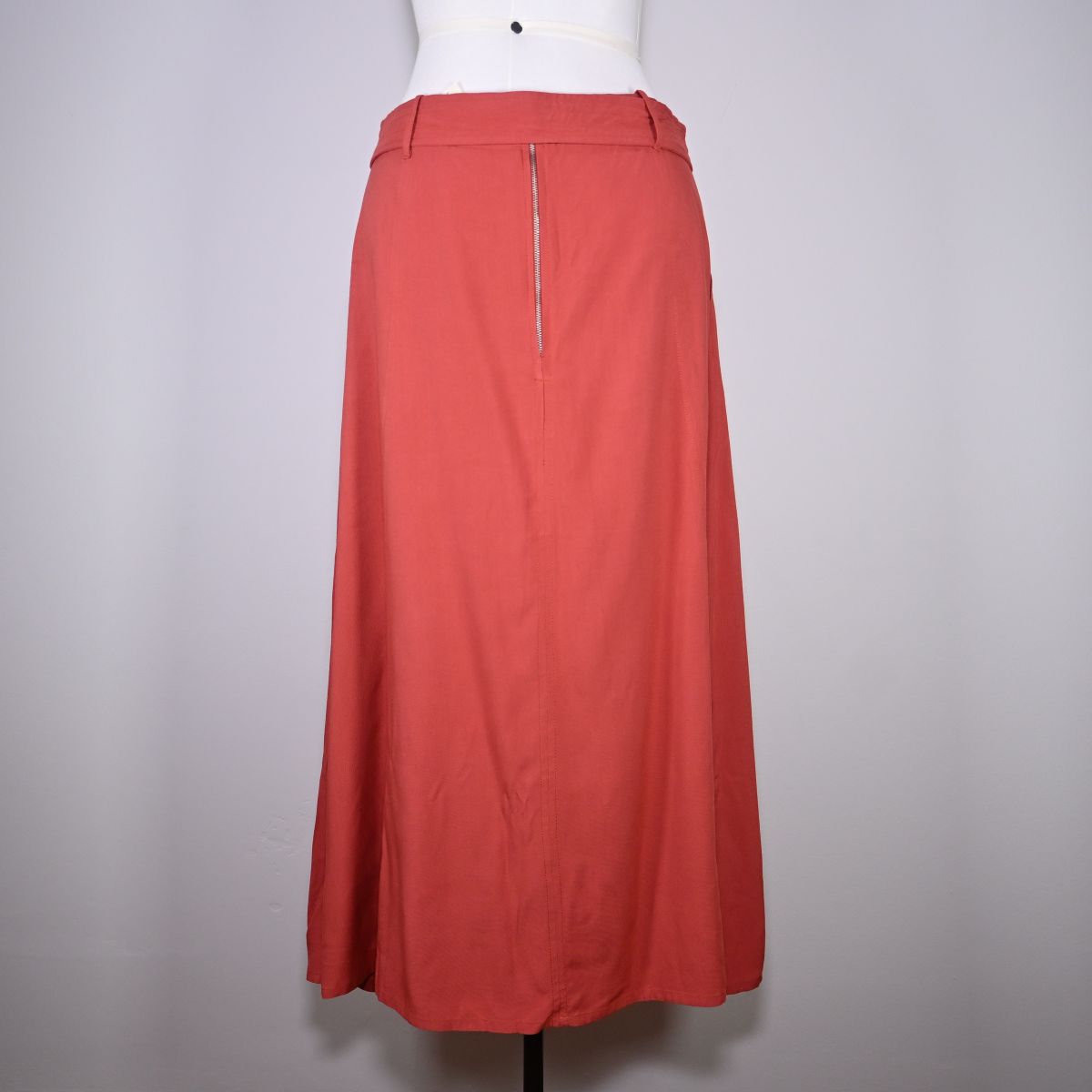 Saia midi terracota com cinto