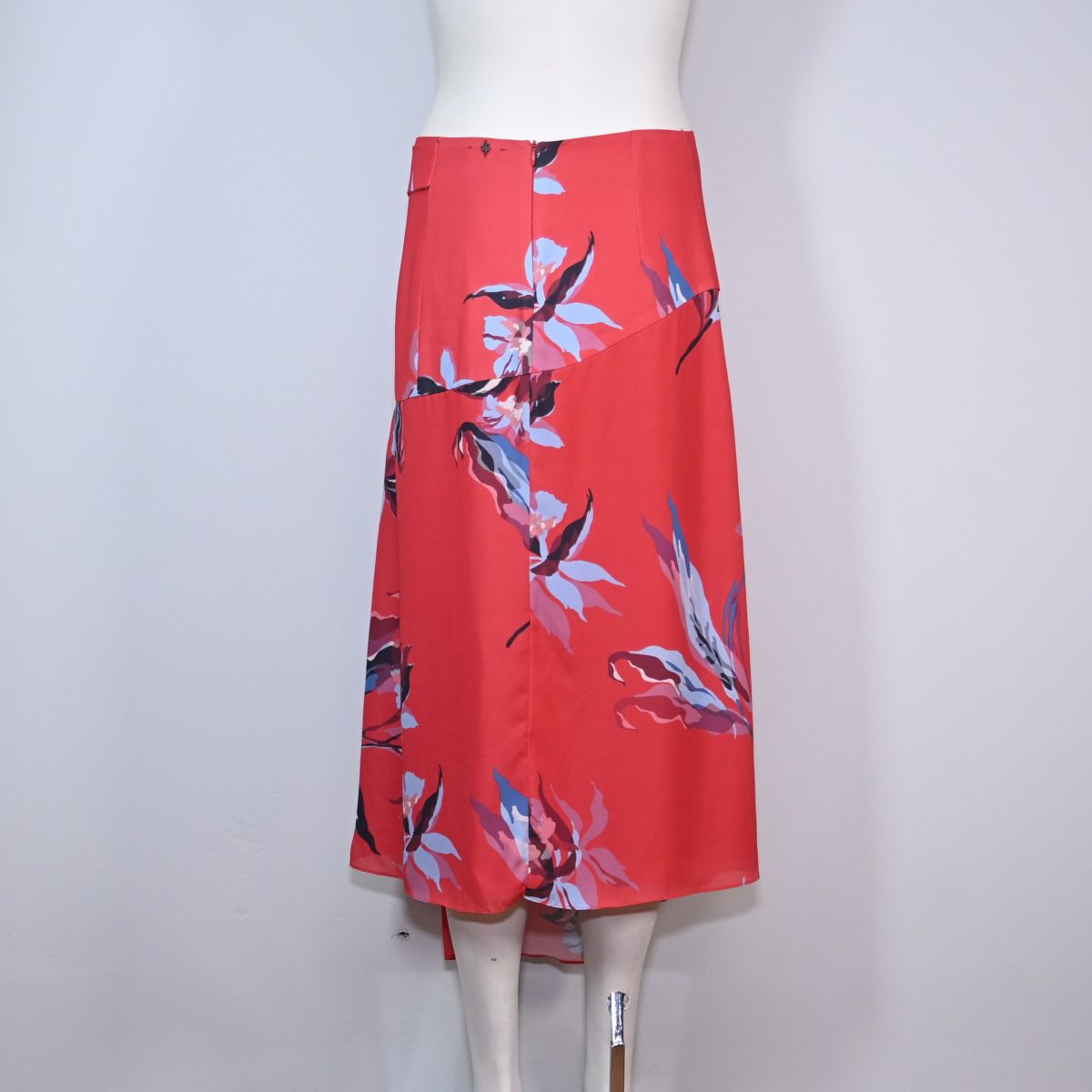 Saia midi vermelha floral