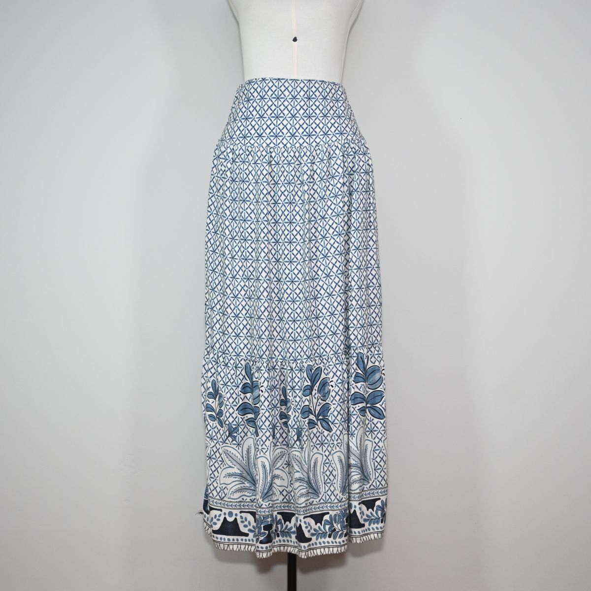 Saia longa azul estampada floral