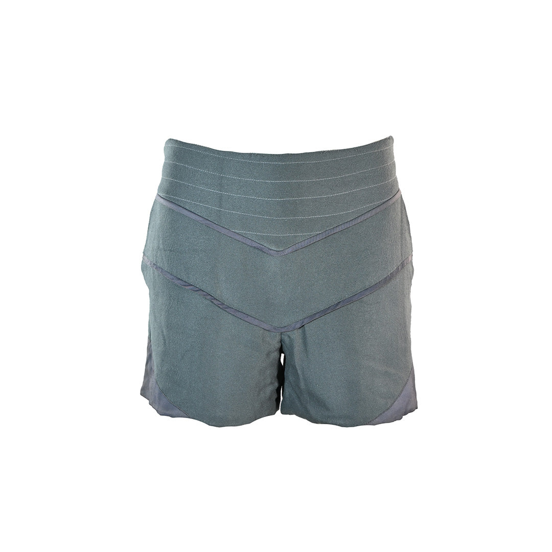 Short cinza com cintura alta