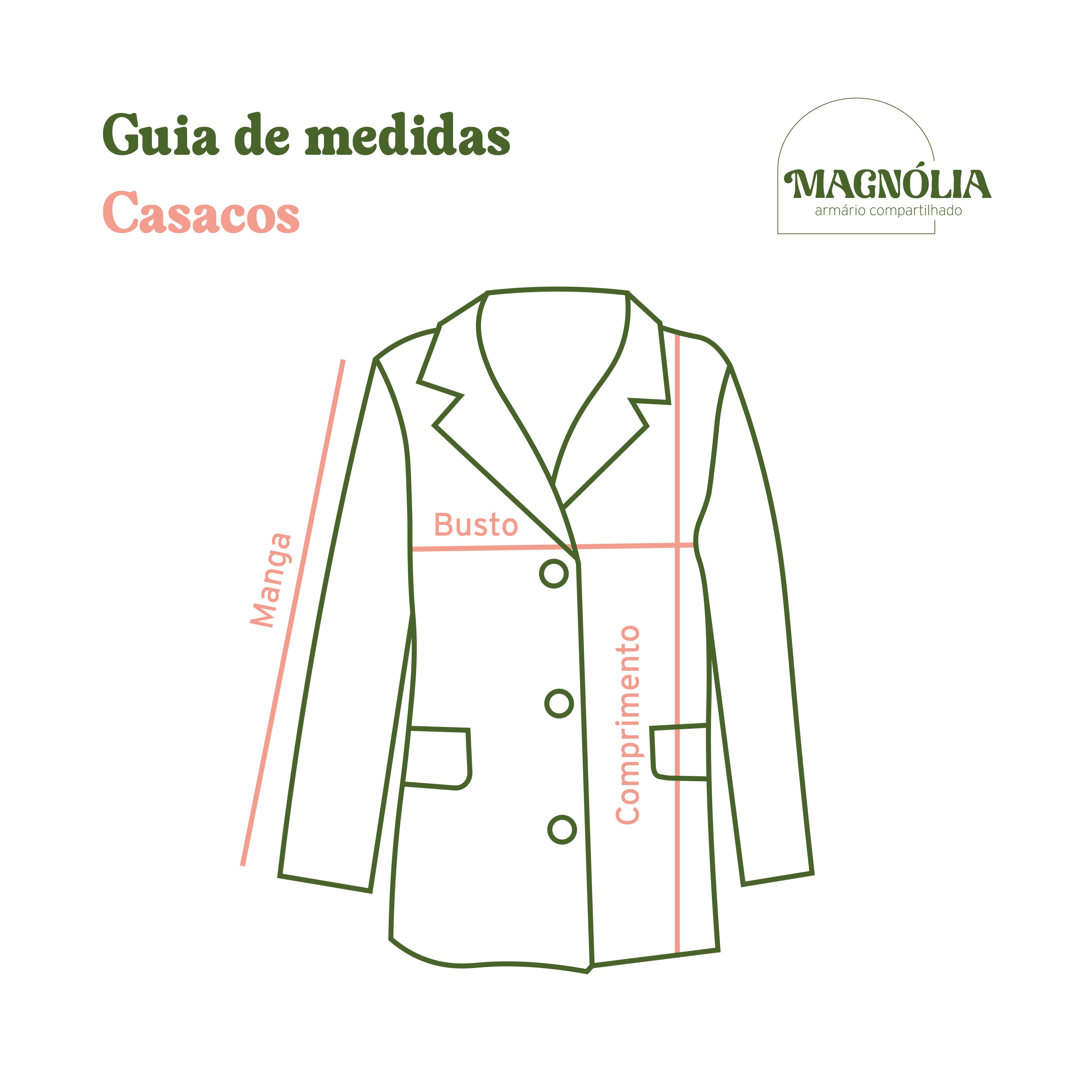 Casaco bege com botões e ajuste na cintura