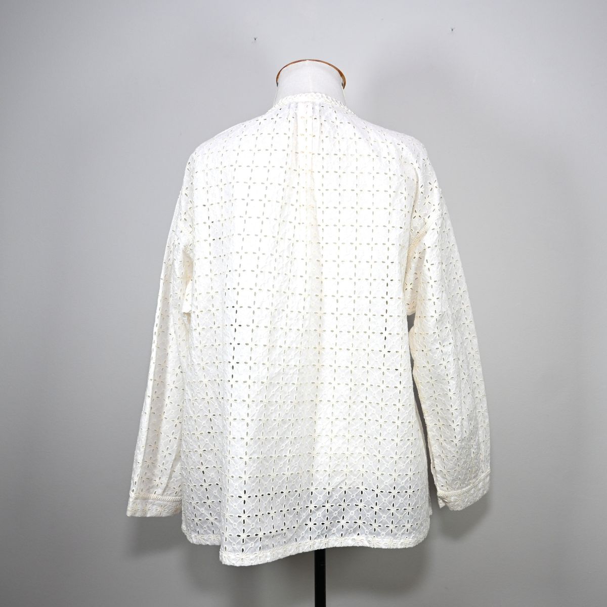Blusa branca de laise