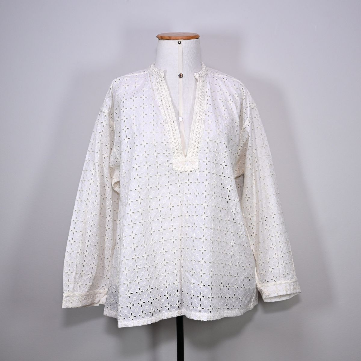 Blusa branca de laise