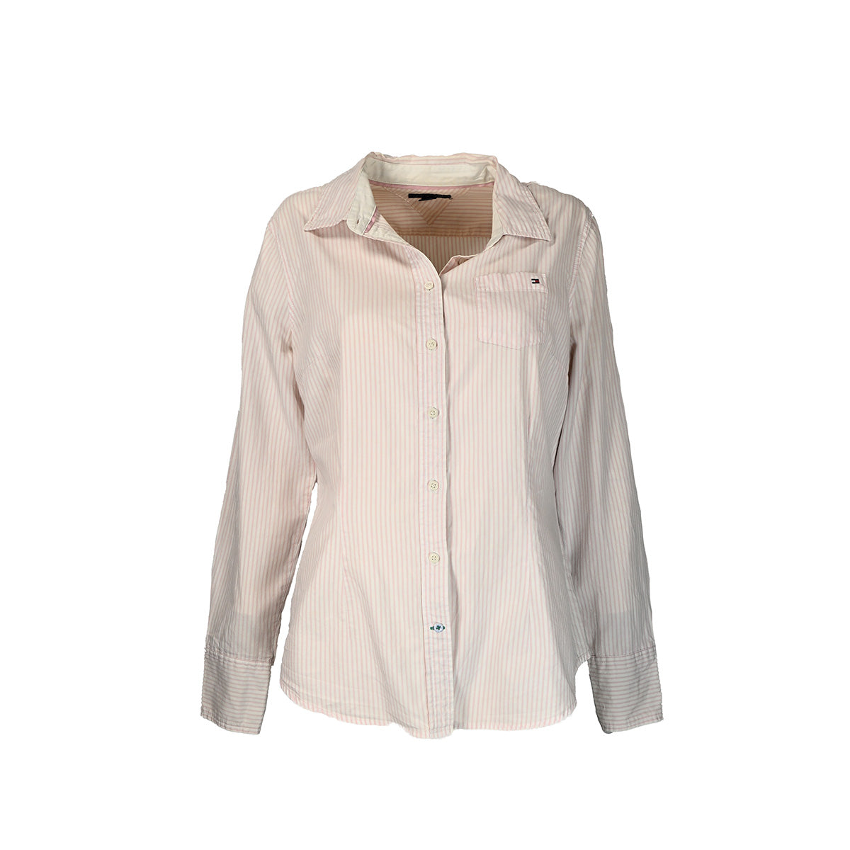 Camisa listrada rosa e banca