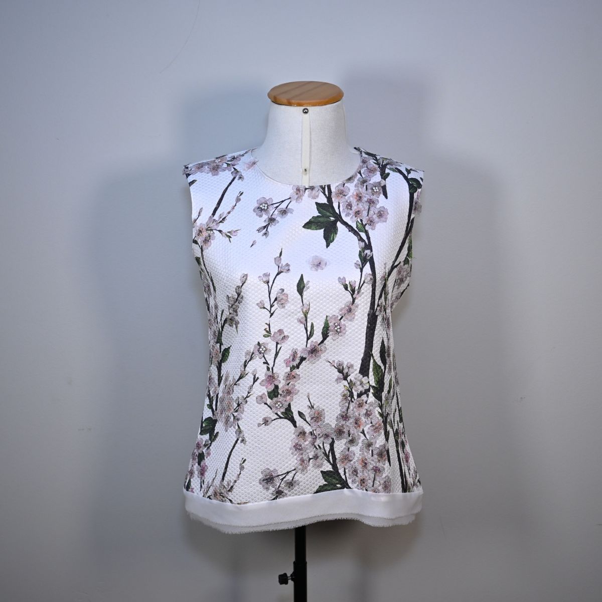 Blusa branca floral