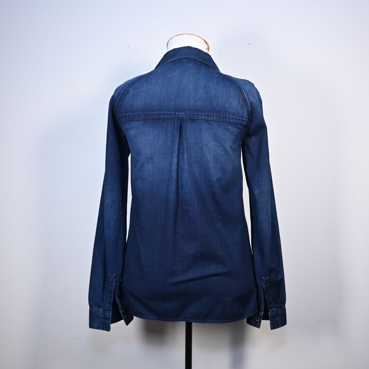 Camisa azul marinho