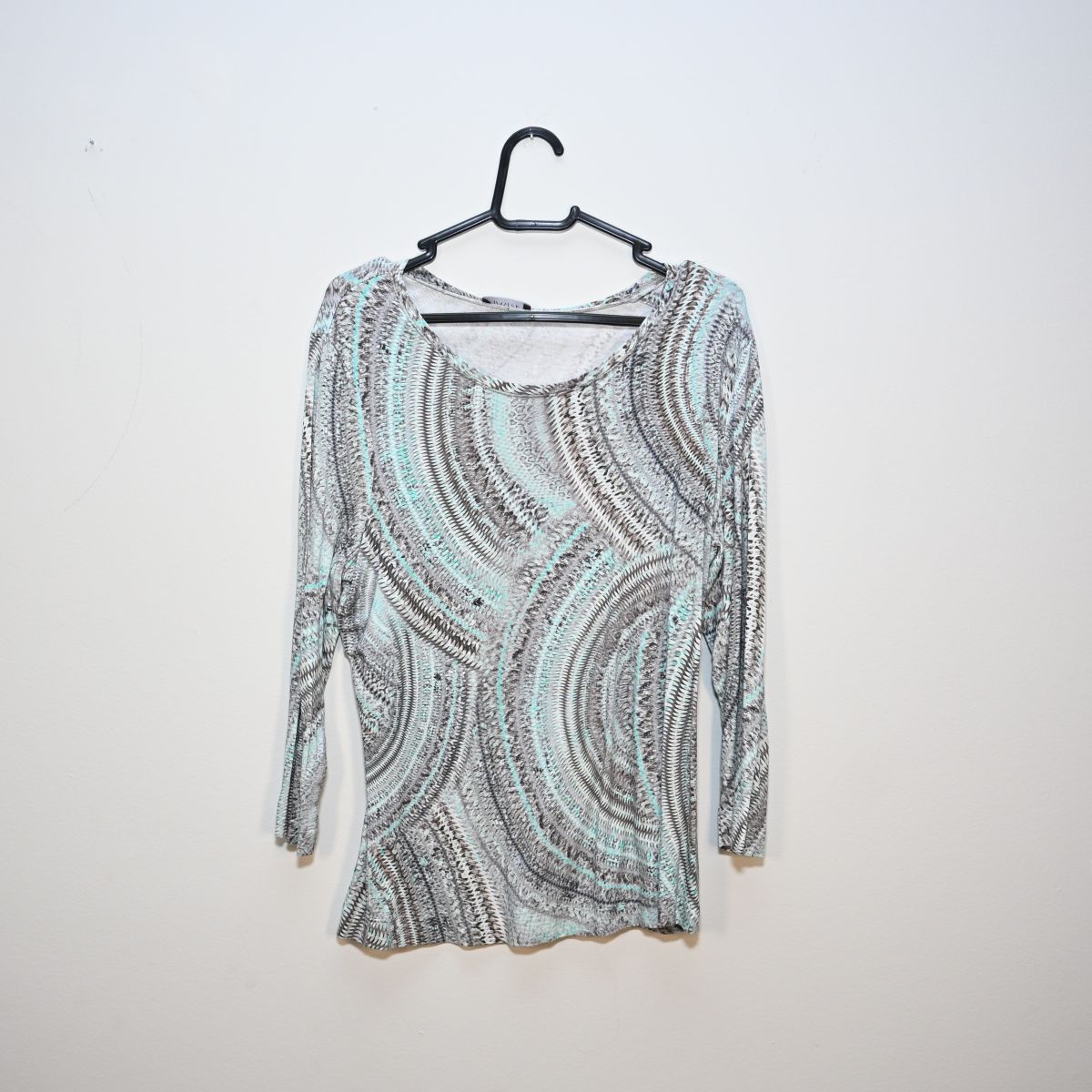 Blusa estampada em tons de azul