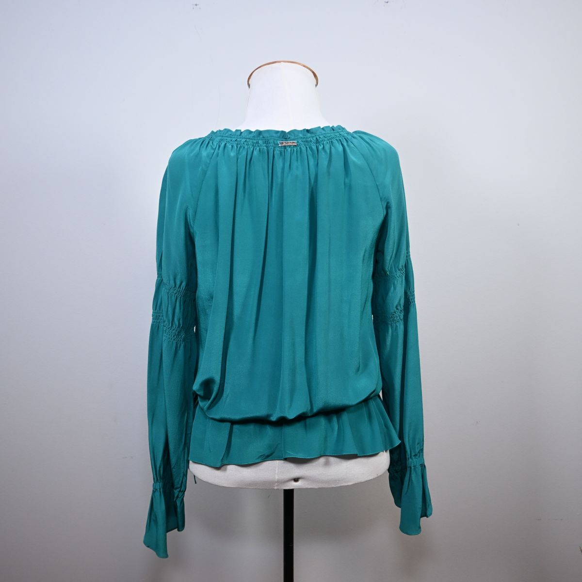 Blusa azul de seda