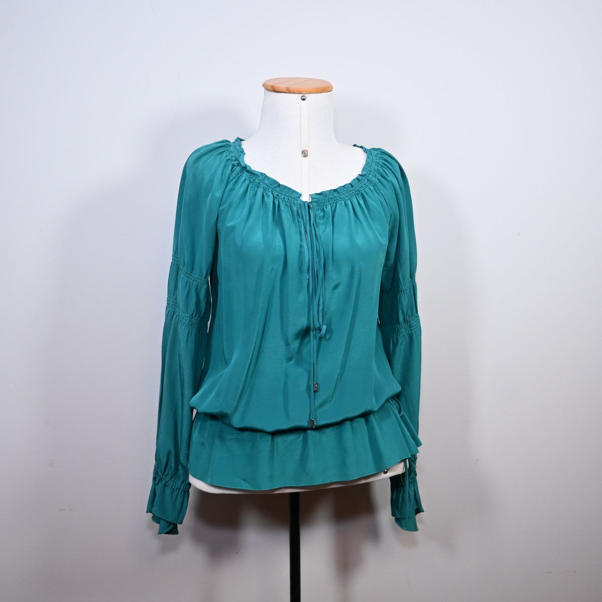 Blusa azul de seda
